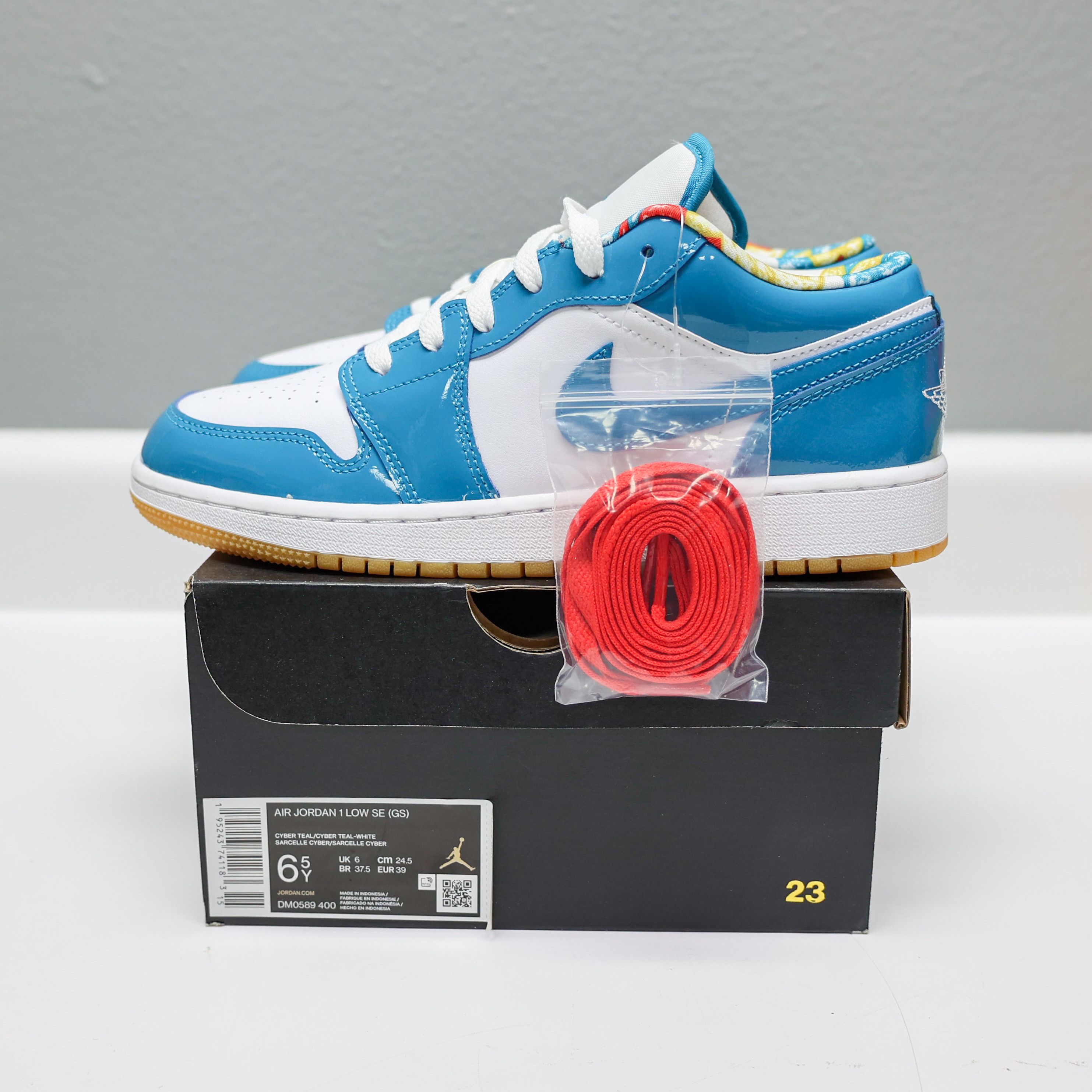 Nike Jordan 1 Low “Barcelona Teal” - Size 6.5Y Size US 6.5 / EU 39-40 - 5 Thumbnail