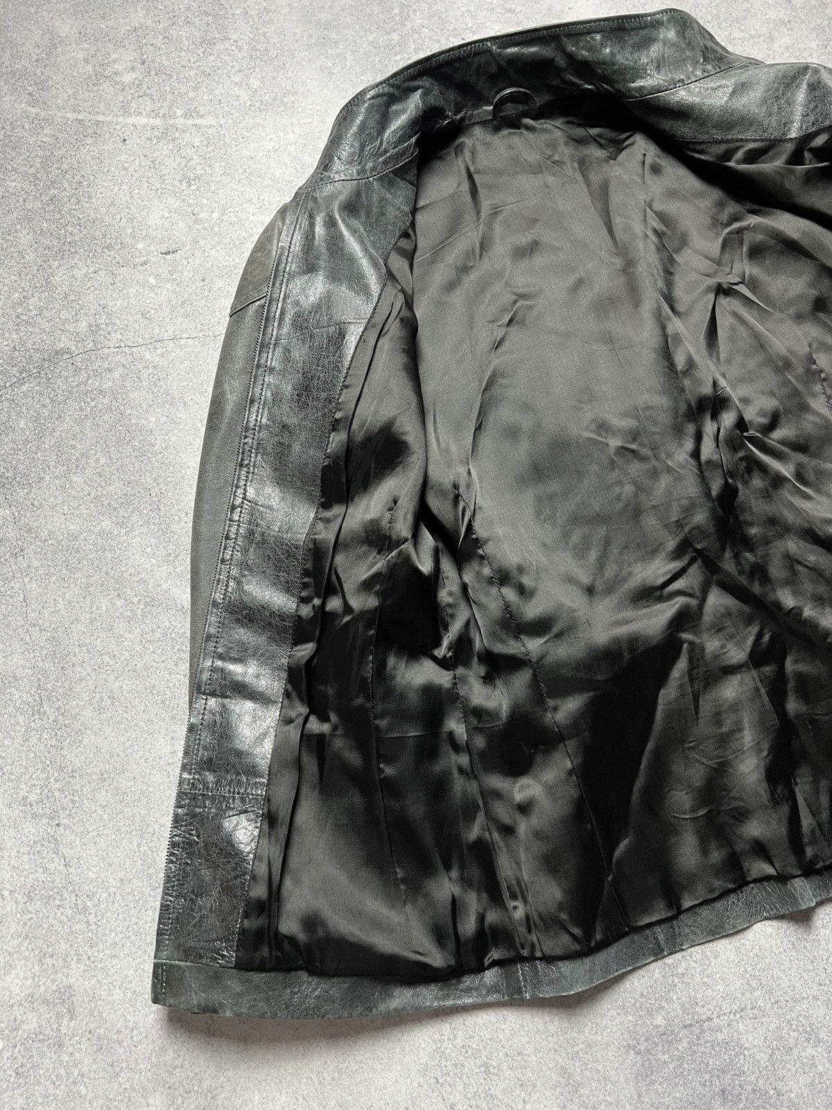 Japanese Brand Vintage Leather Faded Asymmetrical Rick Owens Style Jacket Size S / US 4 / IT 40 - 8 Thumbnail