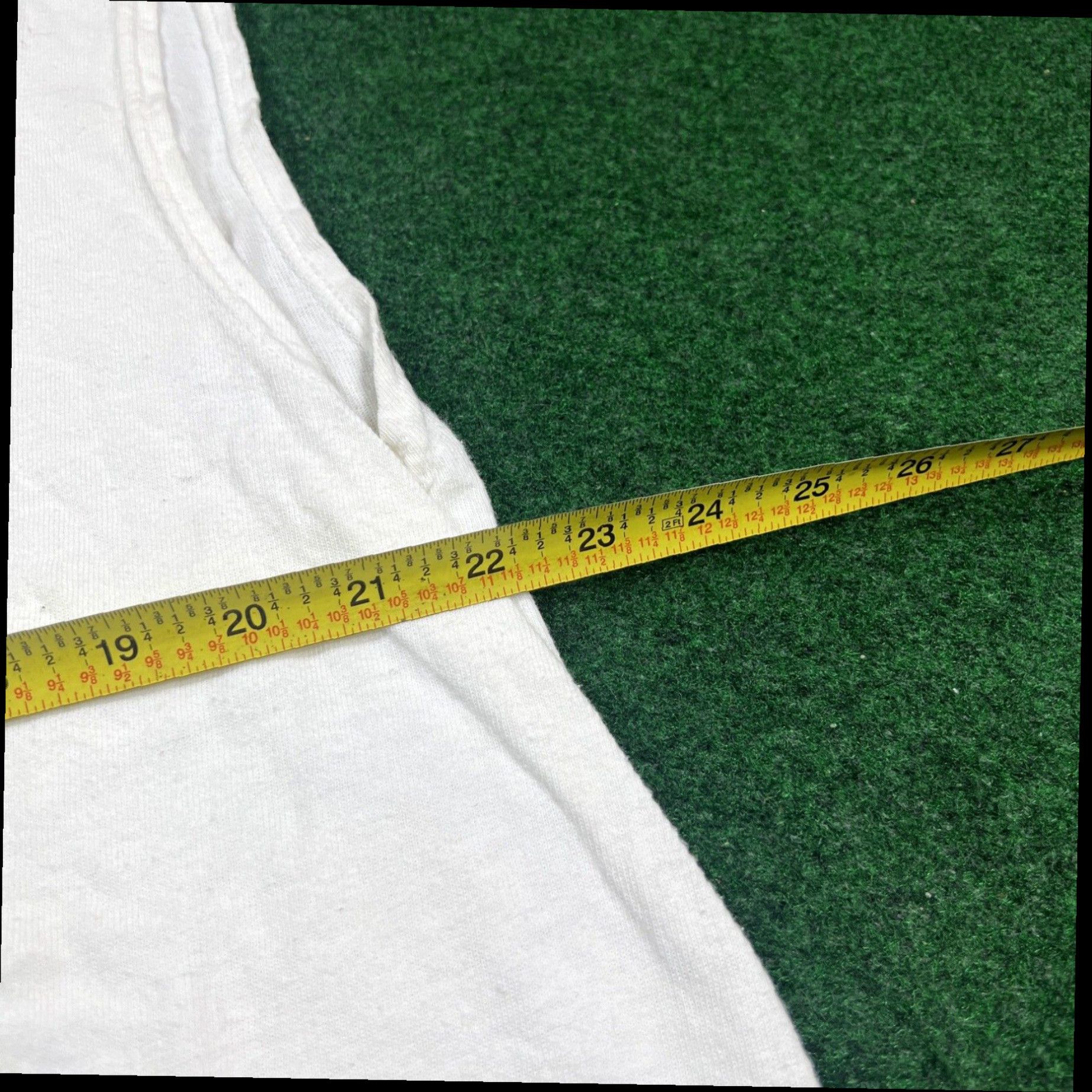 Champion Champion Shirt Mens Large White Embroidered Graphic Sleeveless Crewneck Size US L / EU 52-54 / 3 - 5 Thumbnail