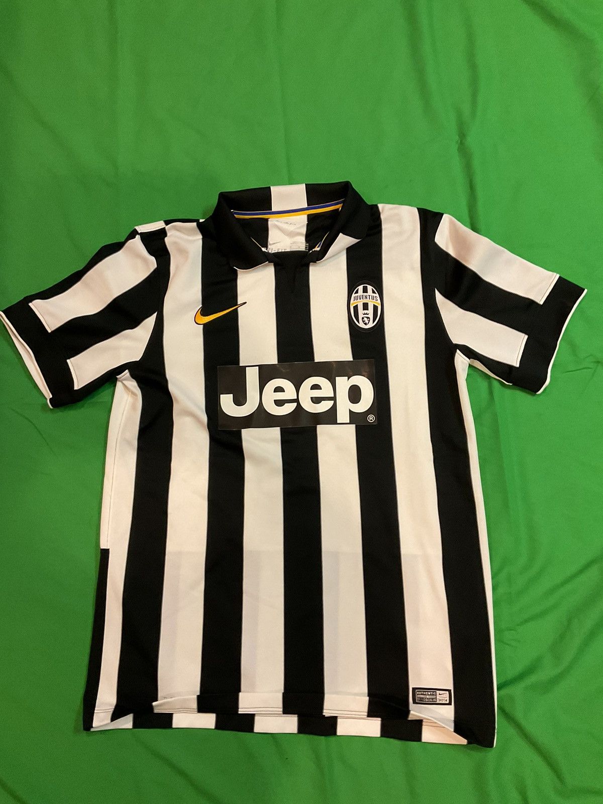Nike × Vintage Juventus 2016/17 home shirt Size US M / EU 48-50 / 2 - 1 Thumbnail
