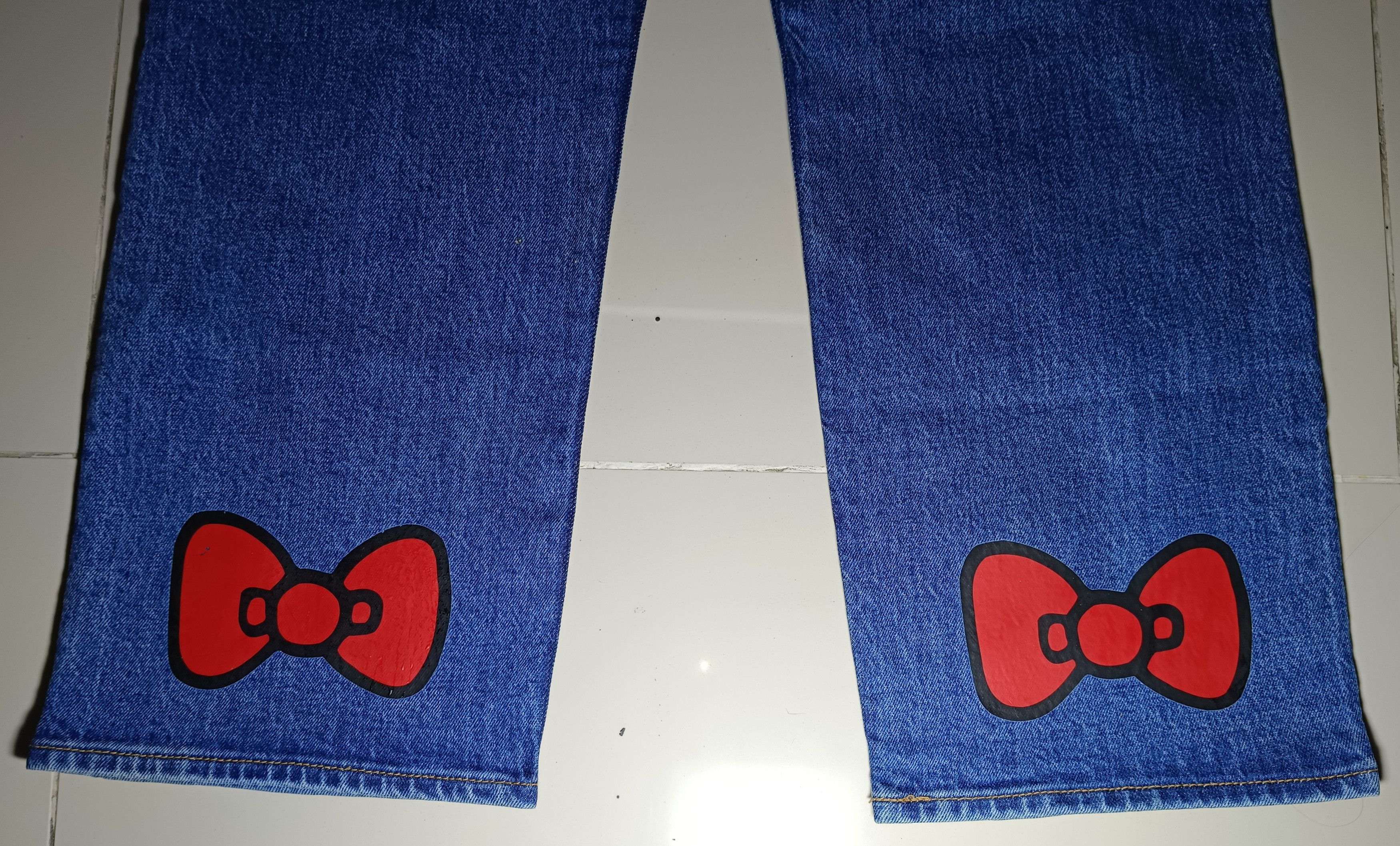 Levi's Rare Levis X Hello Kitty Jeans Size US 29 - 3 Thumbnail