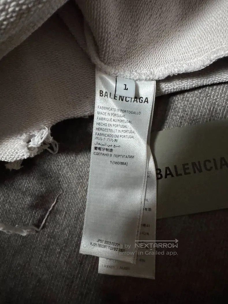 Balenciaga Balenciaga Distressed Hooded Sweatshirt with Fringe. Size US M / EU 48-50 / 2 - 4 Thumbnail