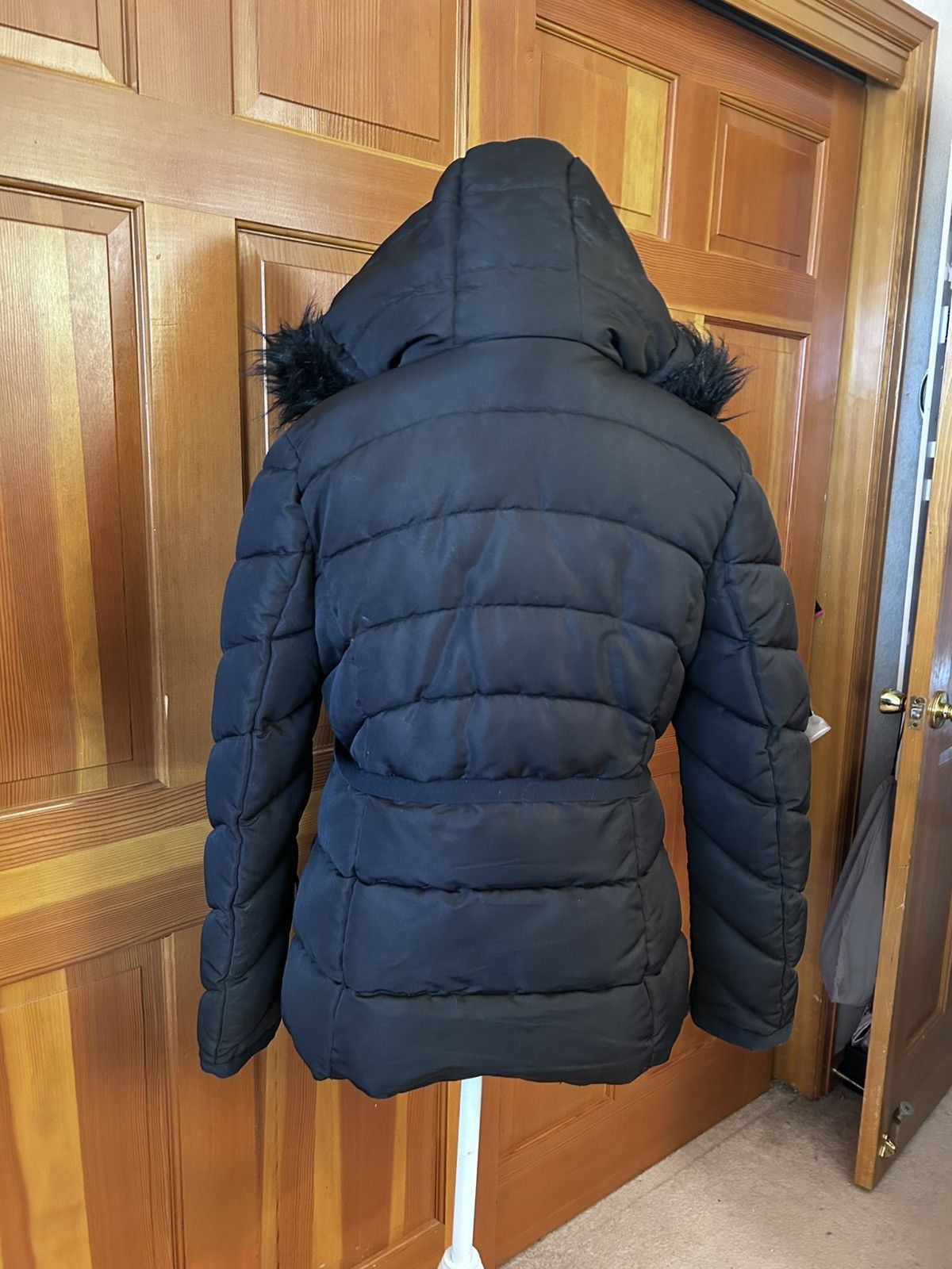 Guess Women’s GUESS Faux Fur Trim Hooded Puffer Jacket Size M / US 6-8 / IT 42-44 - 11 Thumbnail