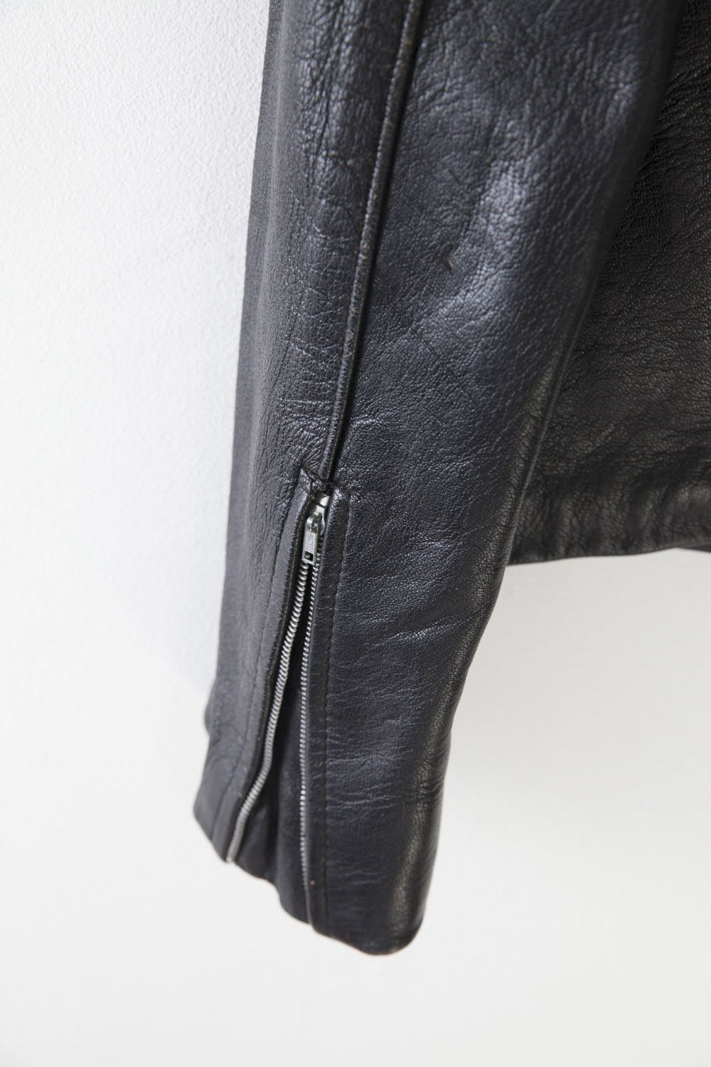 Vintage Vintage 1970's black leather perfecto jacket Size US L / EU 52-54 / 3 - 6 Thumbnail
