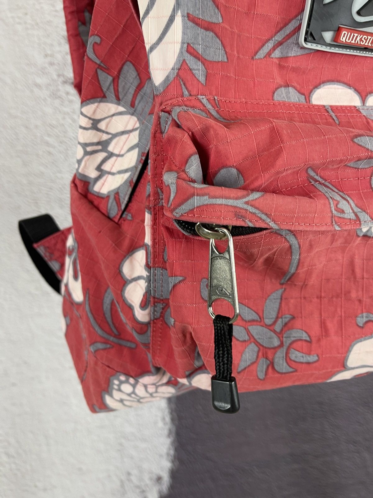 Quiksilver Quiksilver vintage red faded flower pattern backpack Size ONE SIZE - 6 Thumbnail