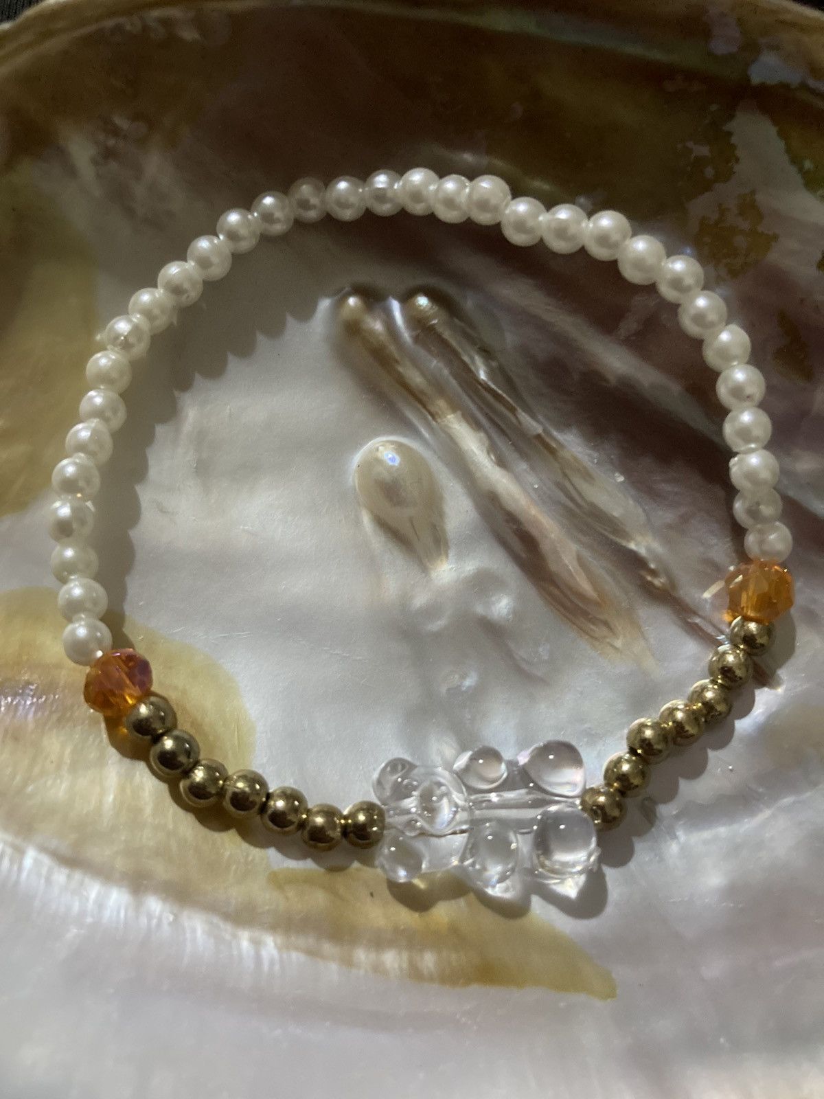 Handmade Clear gummy bear and faux pearl bracelet Size ONE SIZE - 1 Thumbnail