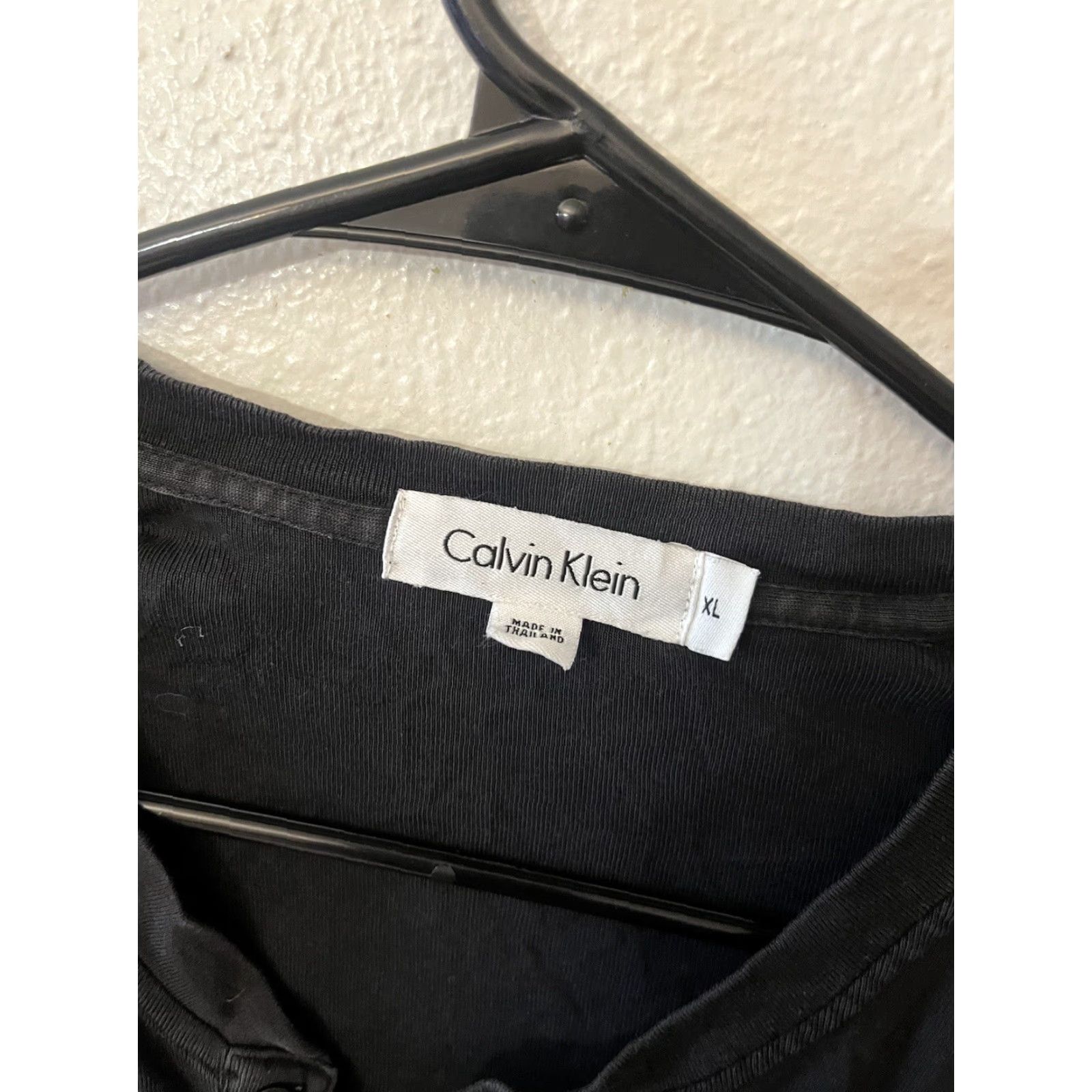 Vintage VINTAGE Calvin Klein Shirt Knit Long Sleeve Henley XL Mens Black Button-Up Casual Urban Classic Logo Trim Size US XL / EU 56 / 4 - 3 Thumbnail