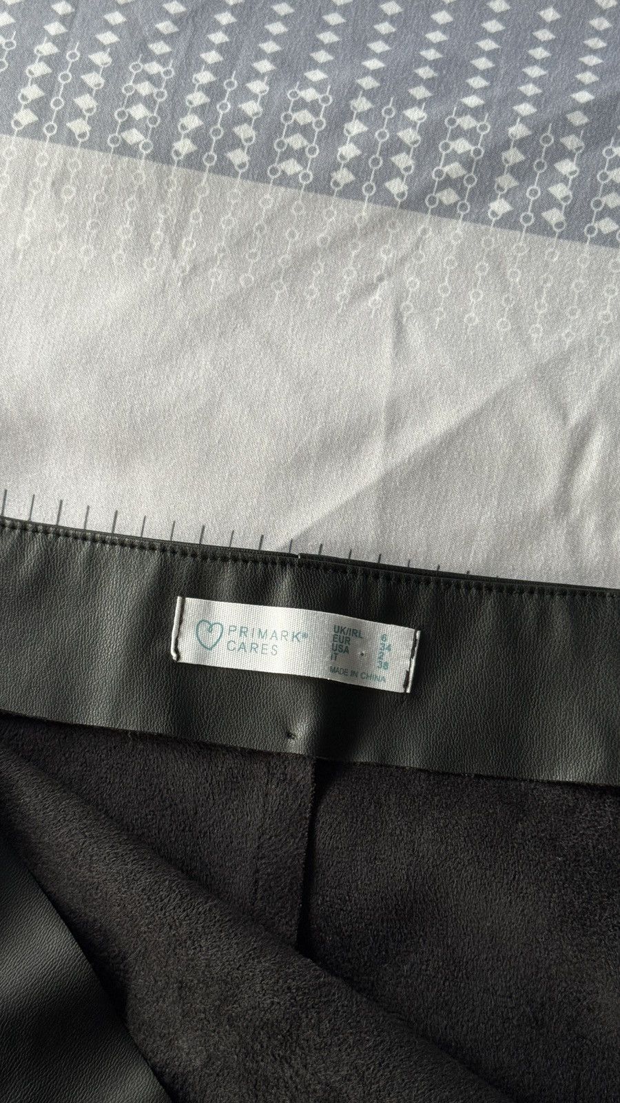 Primark Black Faux Leather Mini Skirt Size 28" / US 6 / IT 42 - 4 Thumbnail