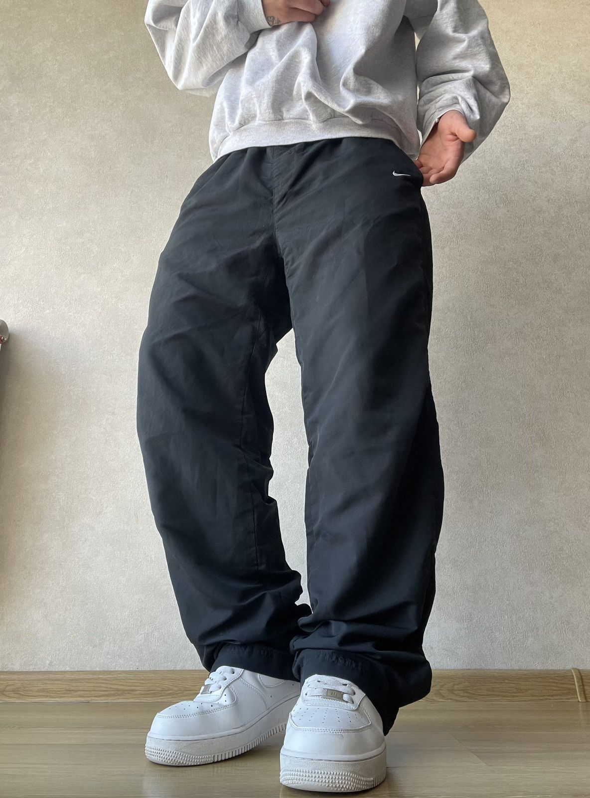 Nike Vintage Nike Swoosh Baggy Parachute Track Pants Size L Size US 34 / EU 50 - 1 Thumbnail