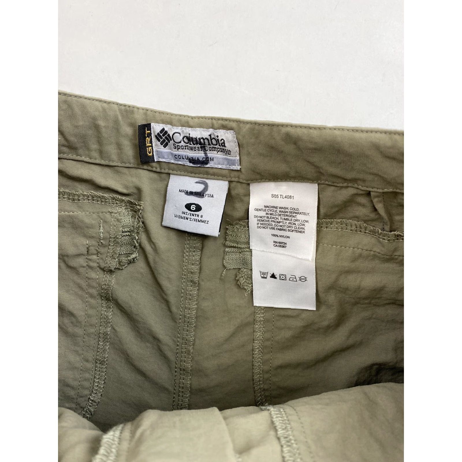 Vintage VINTAGE Columbia Shorts Womens 6 Bermuda Khaki Belted Outdoor Hiking Beige Nylon Size 28" / US 6 / IT 42 - 4 Thumbnail