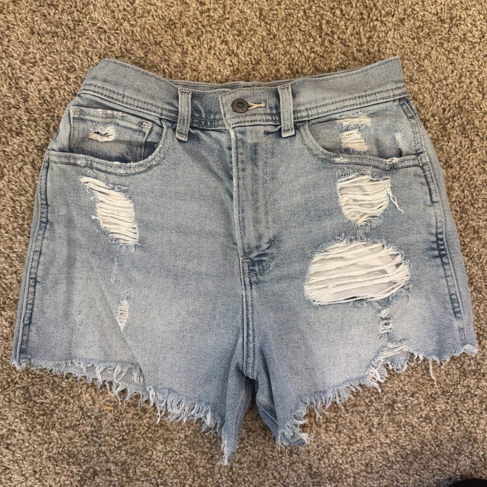 Hollister Hollister Size 26 Light Wash Distressed Denim Shorts Size 26" / US 2 / IT 38 - 1 Thumbnail