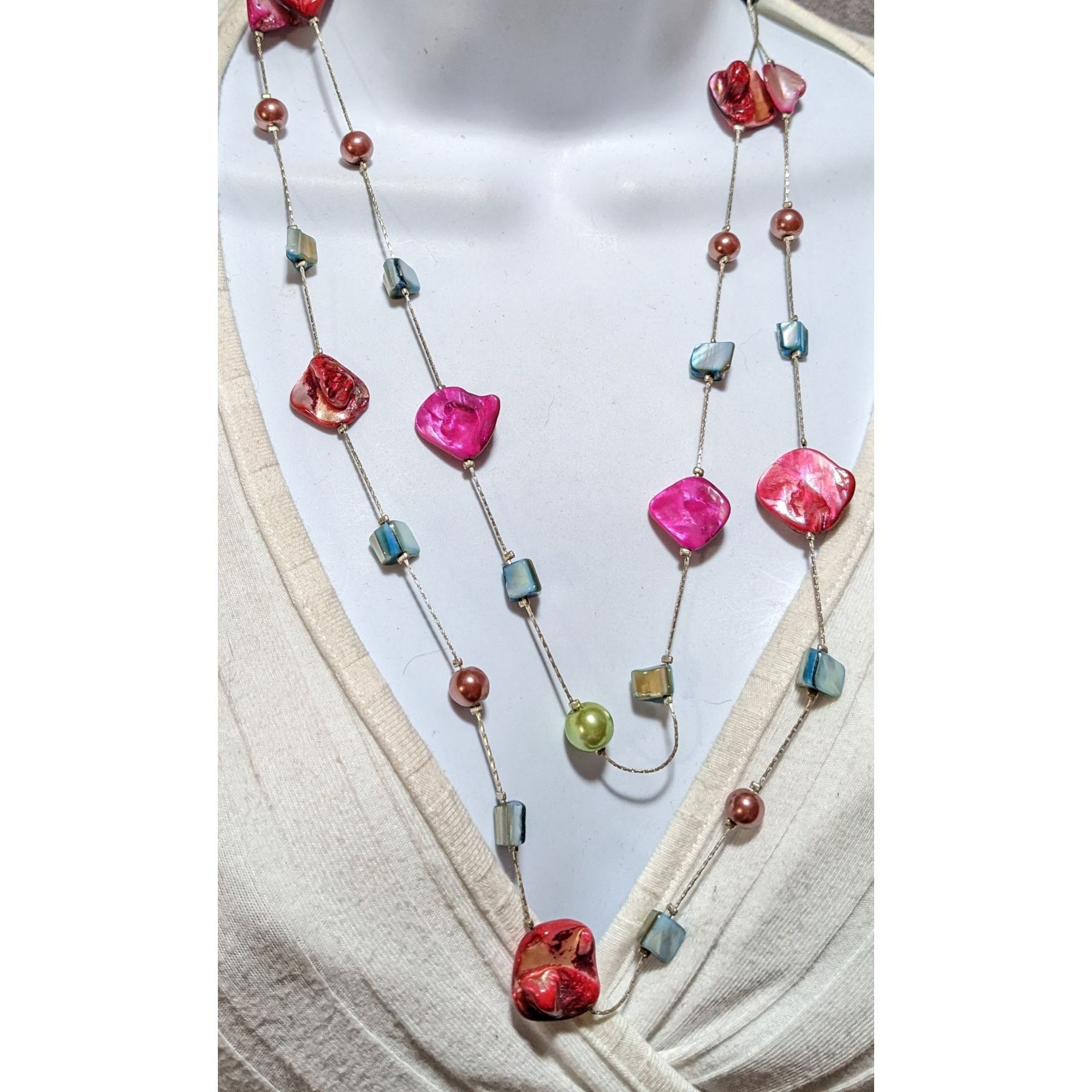 Other Rainbow Multilayer Shell Pearl Beaded Necklace Size ONE SIZE - 7 Thumbnail