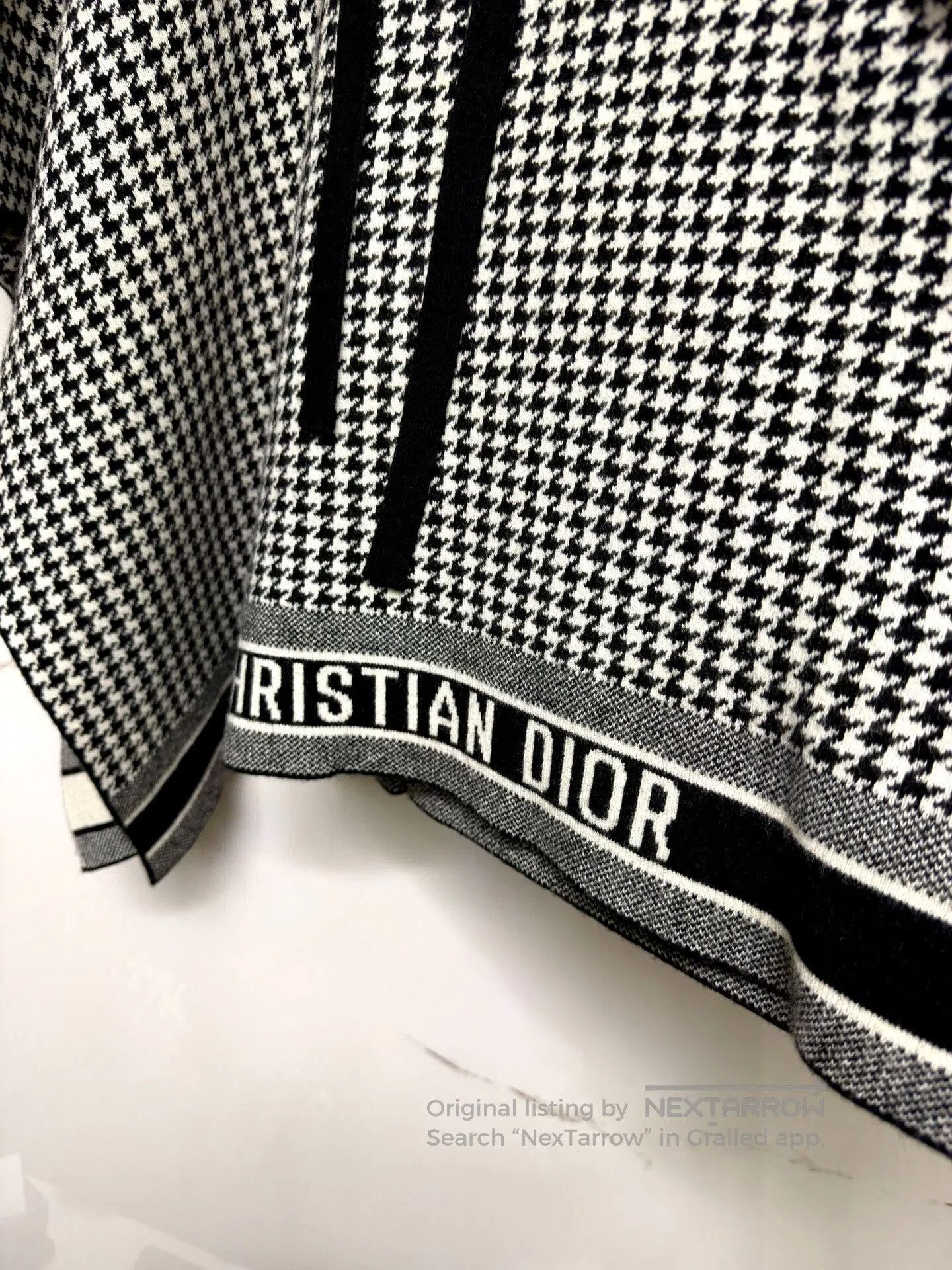 Dior dior houndstooth hooded poncho. Size XS / US 0-2 / IT 36-38 - 3 Thumbnail