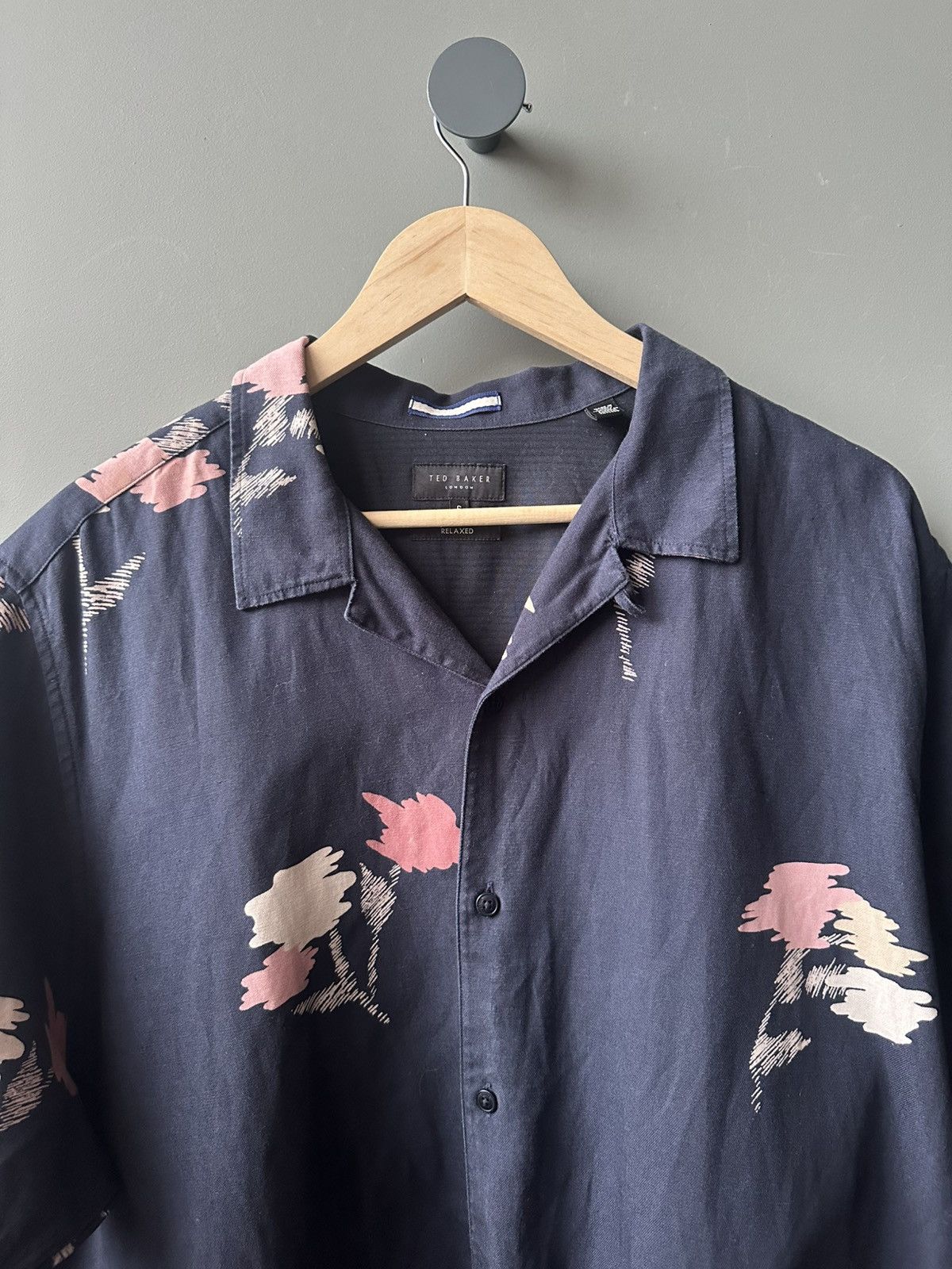Ted Baker Ted Baker Floral Hawaii Cotton Shirt Size US XL / EU 56 / 4 - 2 Thumbnail
