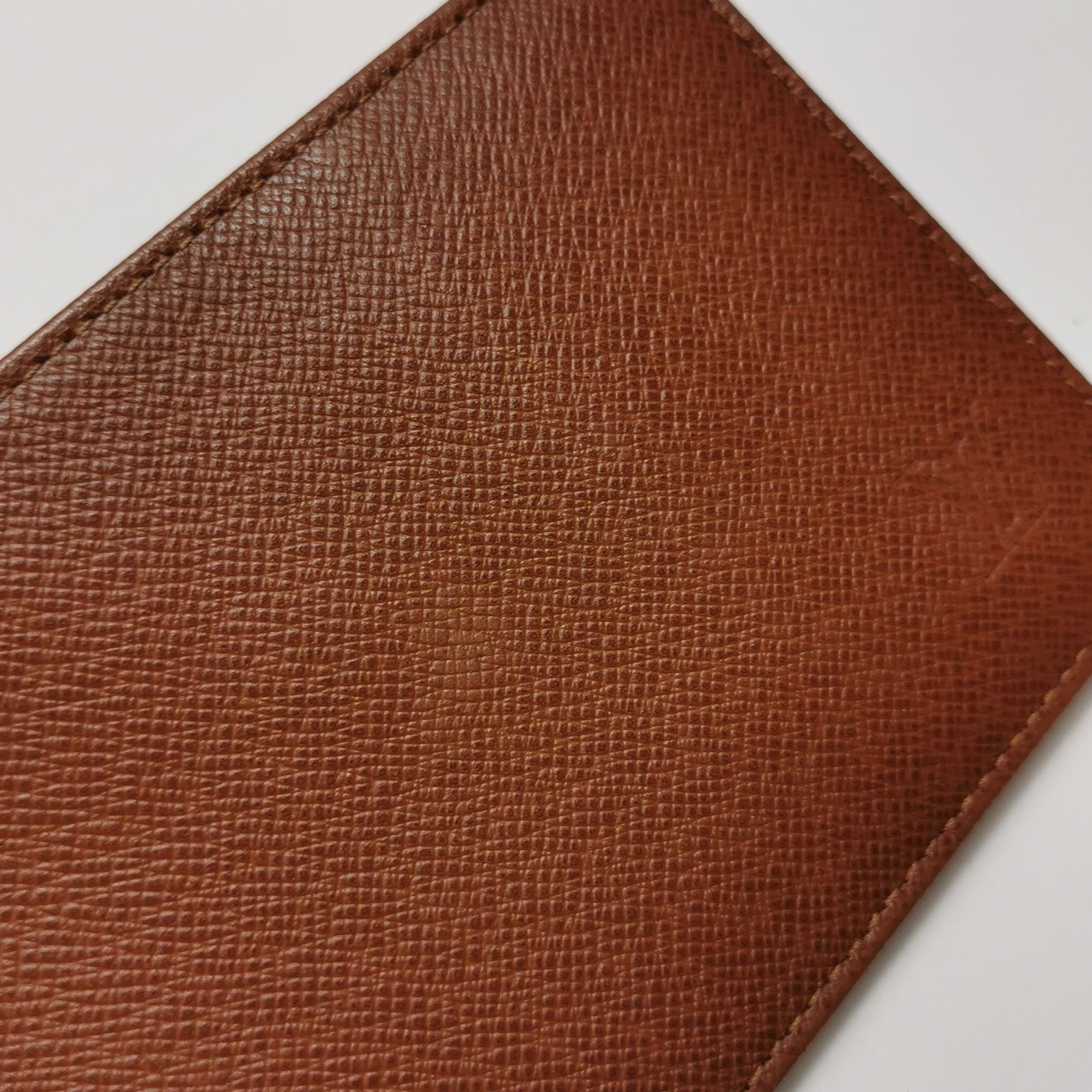 Louis Vuitton Louis Vuitton (LV) Cowhide Solid Color Litchi Pattern Secon Size ONE SIZE - 6 Thumbnail