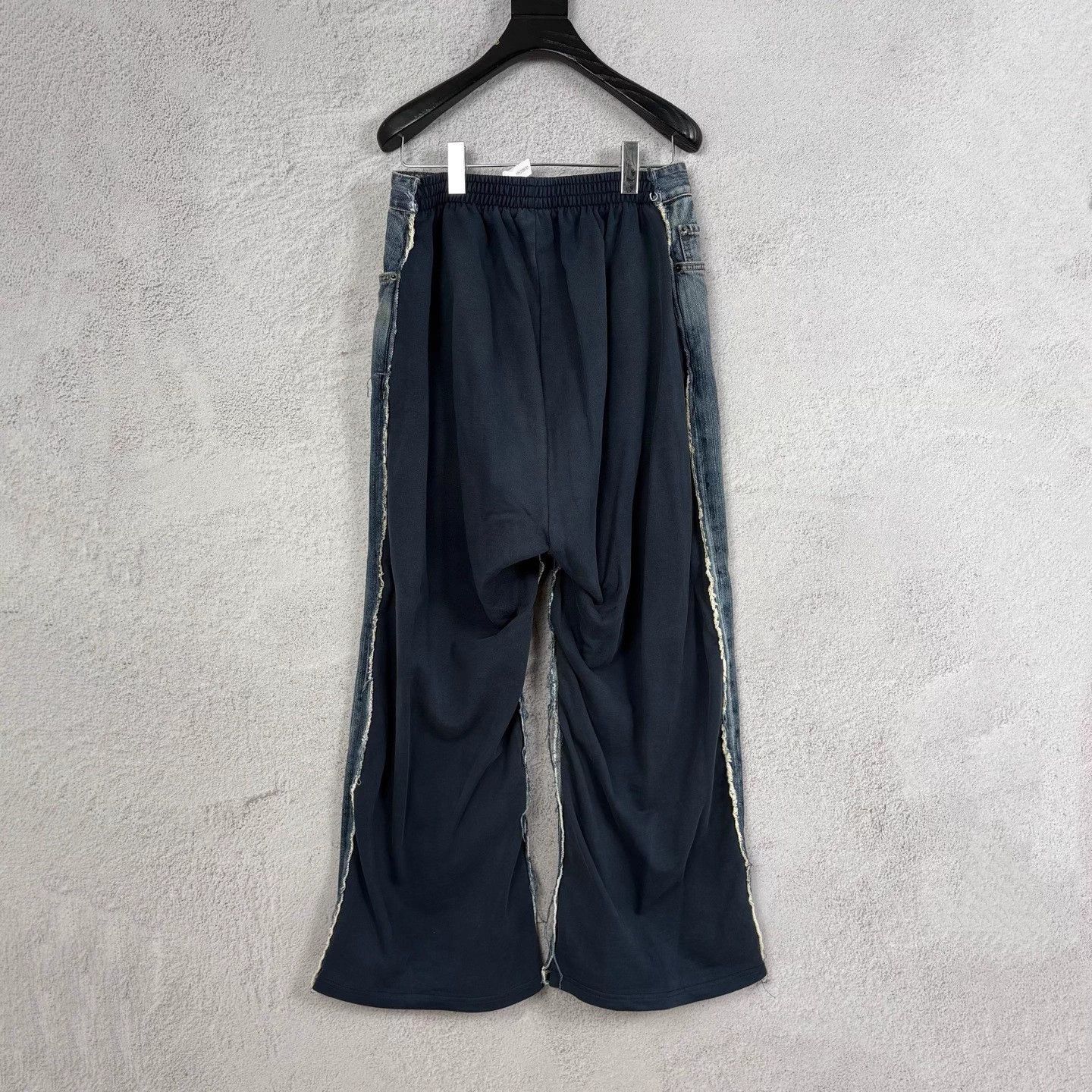 Balenciaga Balenciaga double stitched denim paneled XS new pants Size US 26 / EU 42 - 2 Thumbnail