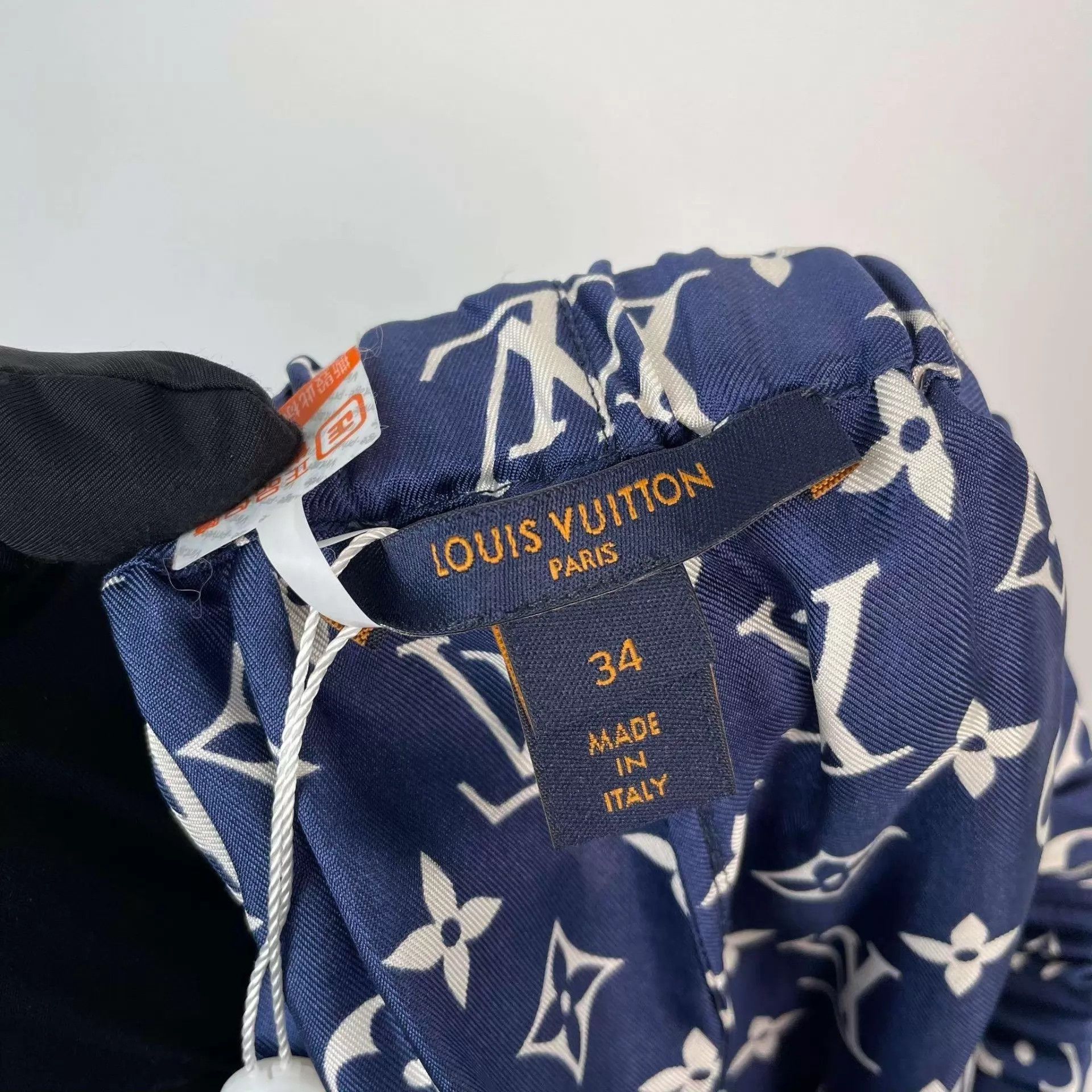 Louis Vuitton LV Monogram Silk Blue 34 Shorts Size US 34 / EU 50 - 3 Thumbnail