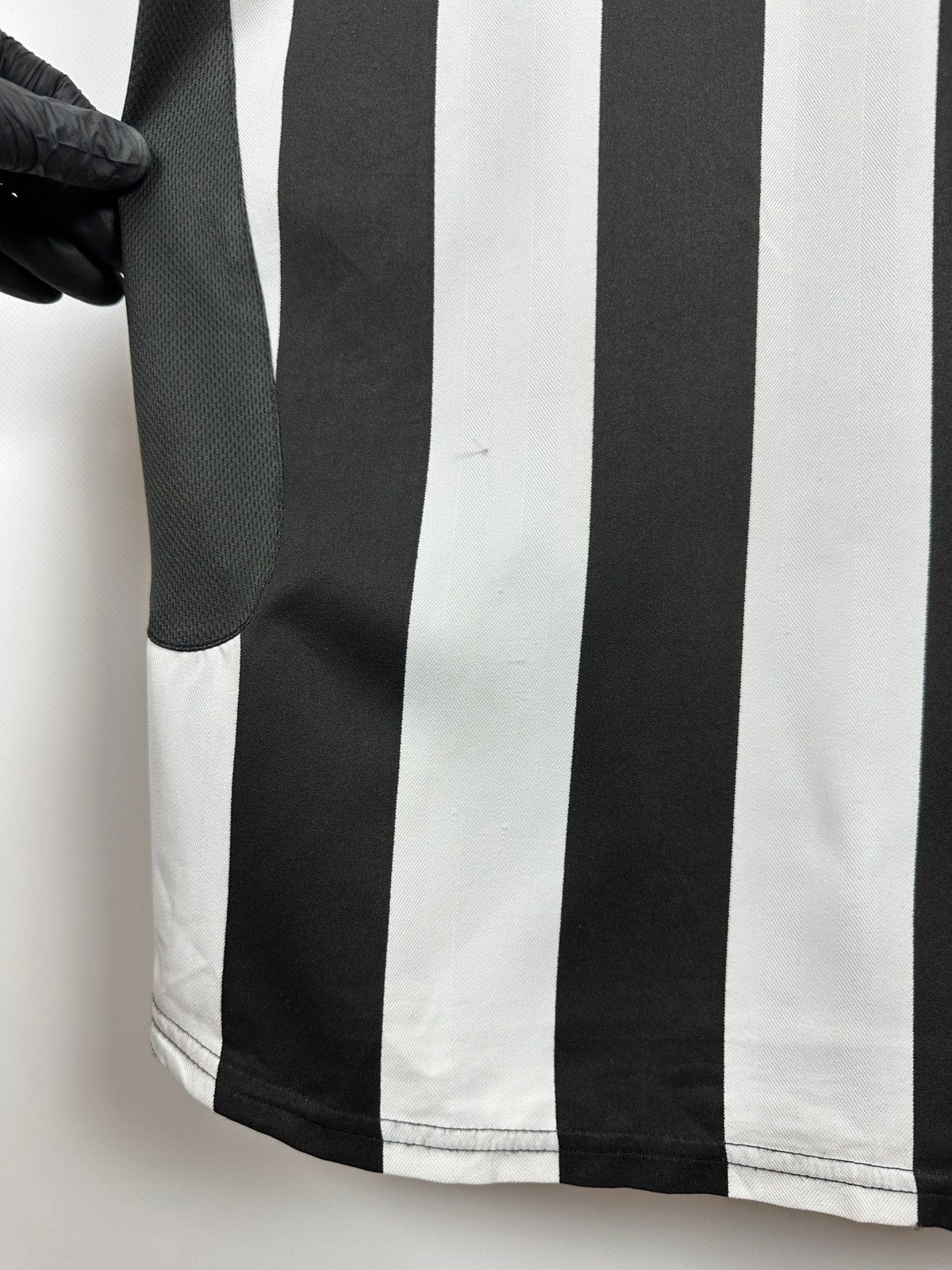 Nike 2005/06 Nike Juventus FC Total 90 Vintage Home Jersey Size US XL / EU 56 / 4 - 19 Thumbnail