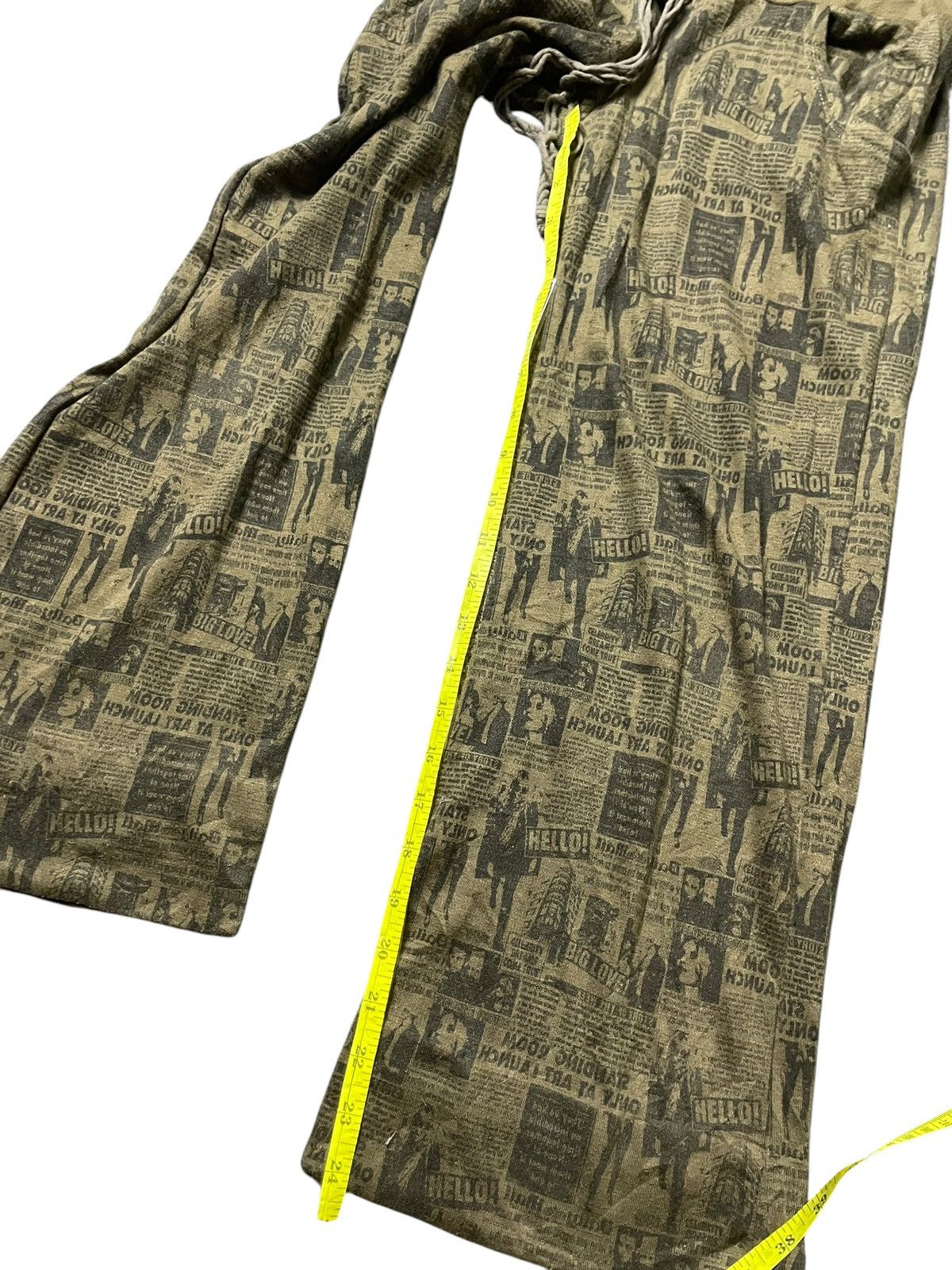 Japanese Brand SUCURE POMME Newspaper Printed Jumpsuit (94) Size 26" / US 2 / IT 38 - 6 Thumbnail