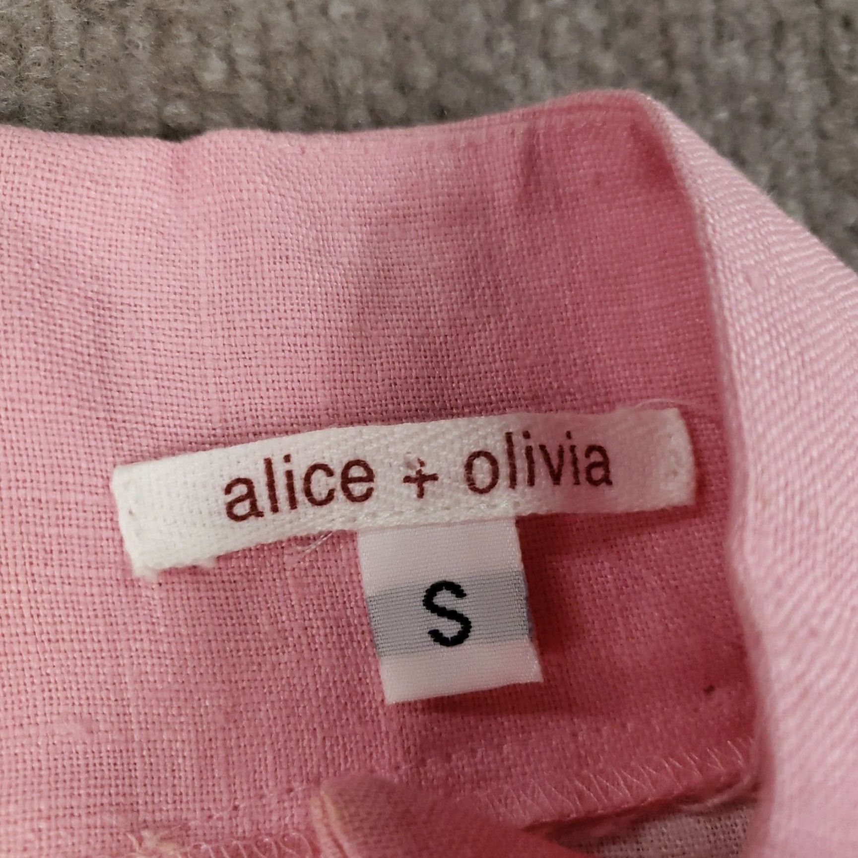 Alice + Olivia Alice + Olivia Shirt Womens Small White Pink V-Neck Linen Pullover Long Sleeve Size S / US 4 / IT 40 - 5 Thumbnail