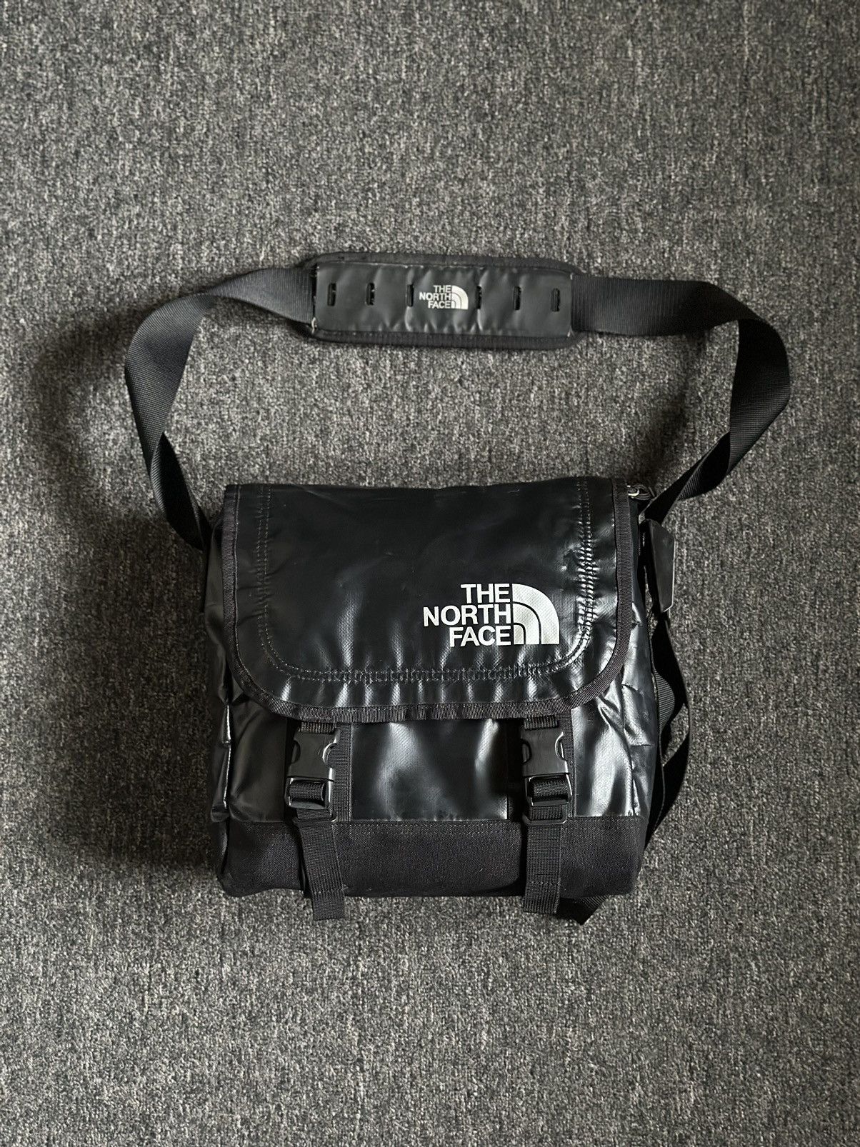 Buy The North Face Logo Messenger Bag