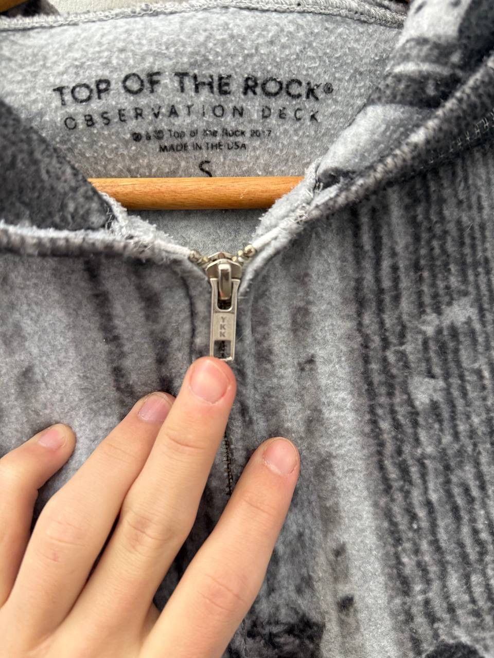 Vintage Top of Rock MEN AT WORK NYC NEW YORK Rockefeller Sweatshirt Size US S / EU 44-46 / 1 - 8 Thumbnail