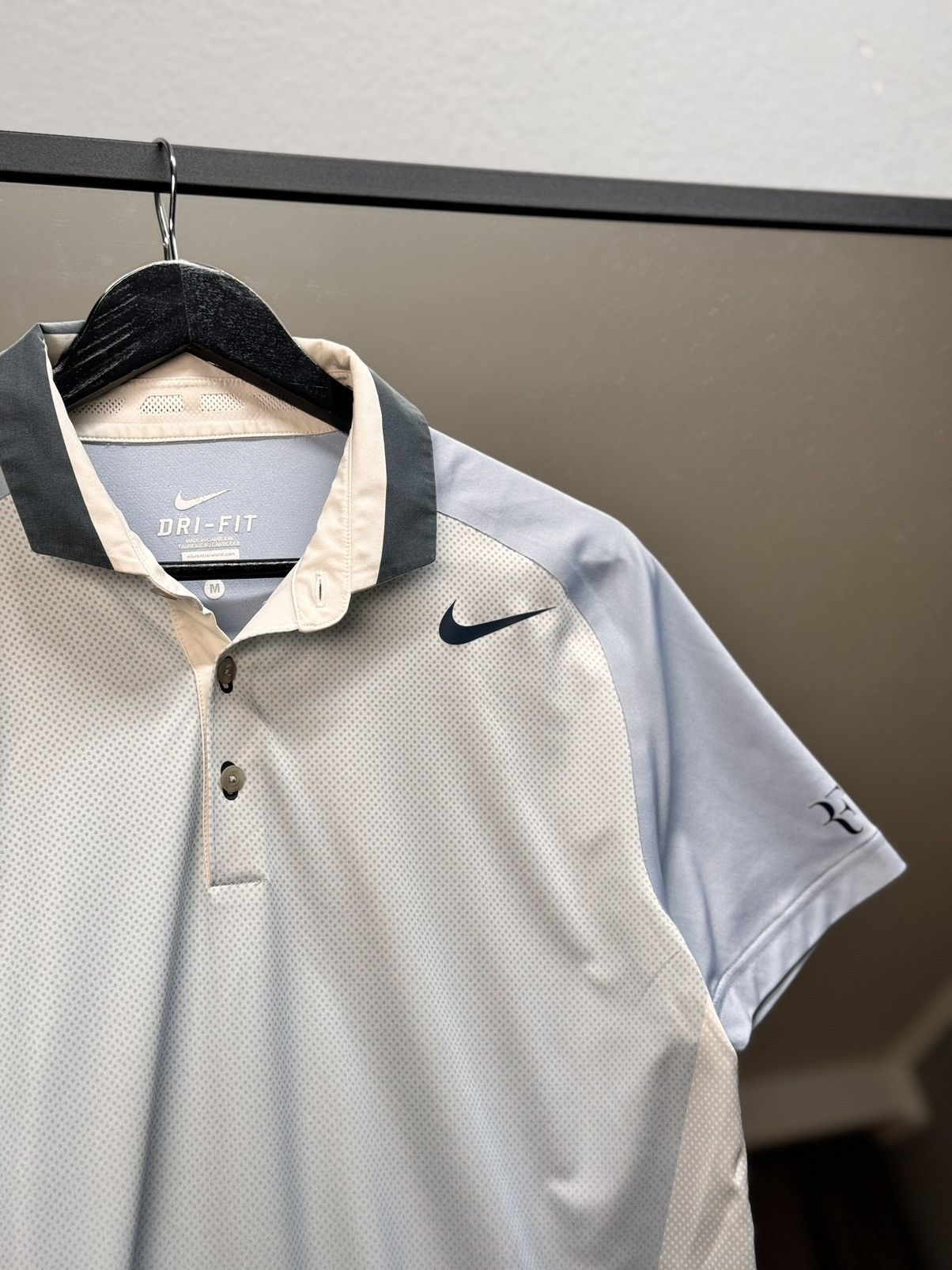 Nike ROGER FEDERER TENNIS COURT 2013 GSTAAD NIKE RF JERSEY Size US L / EU 52-54 / 3 - 4 Thumbnail
