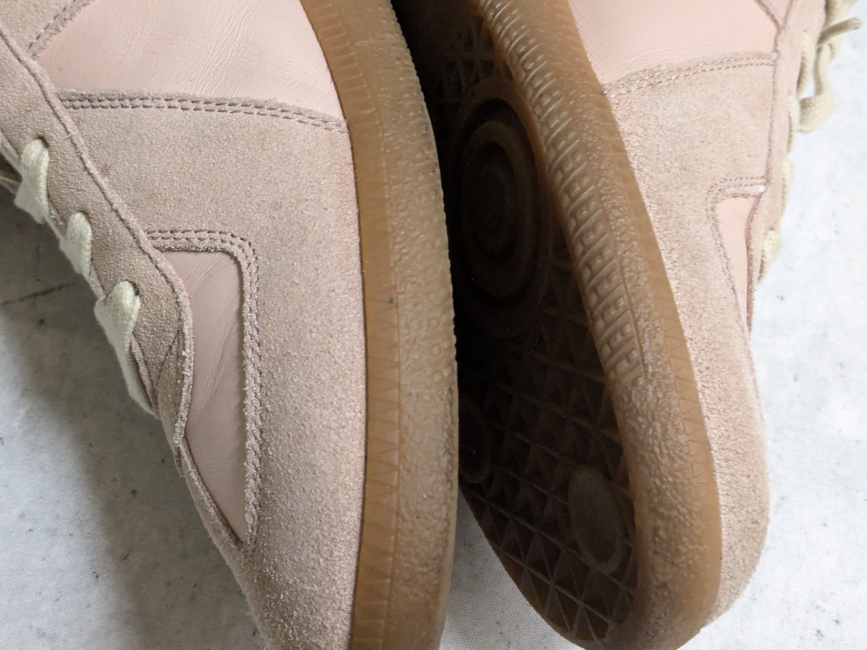 Maison Margiela Maison Margiela Replica GAT Pink 9 42 Low Tops Gum Size US 9 / EU 42 - 13 Thumbnail