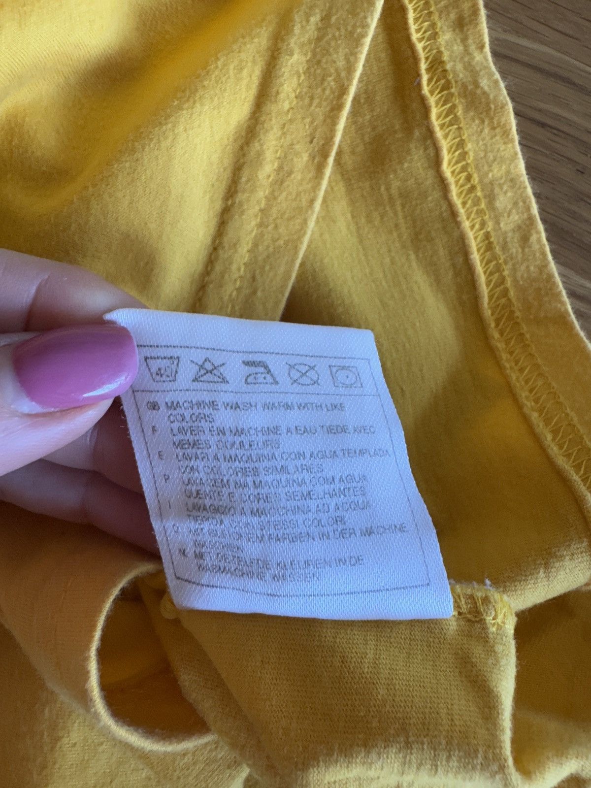 Nike Vintage Nike Yellow Embossed Logo Tee - Made in USA - Size L Size US L / EU 52-54 / 3 - 14 Thumbnail