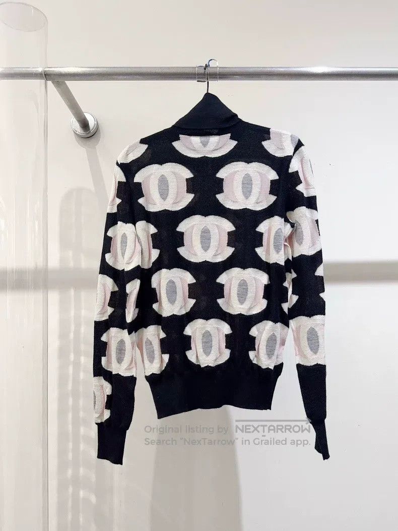 Chanel Chanel Full logo sweater Size XXS / US 00 / IT 34 - 2 Thumbnail