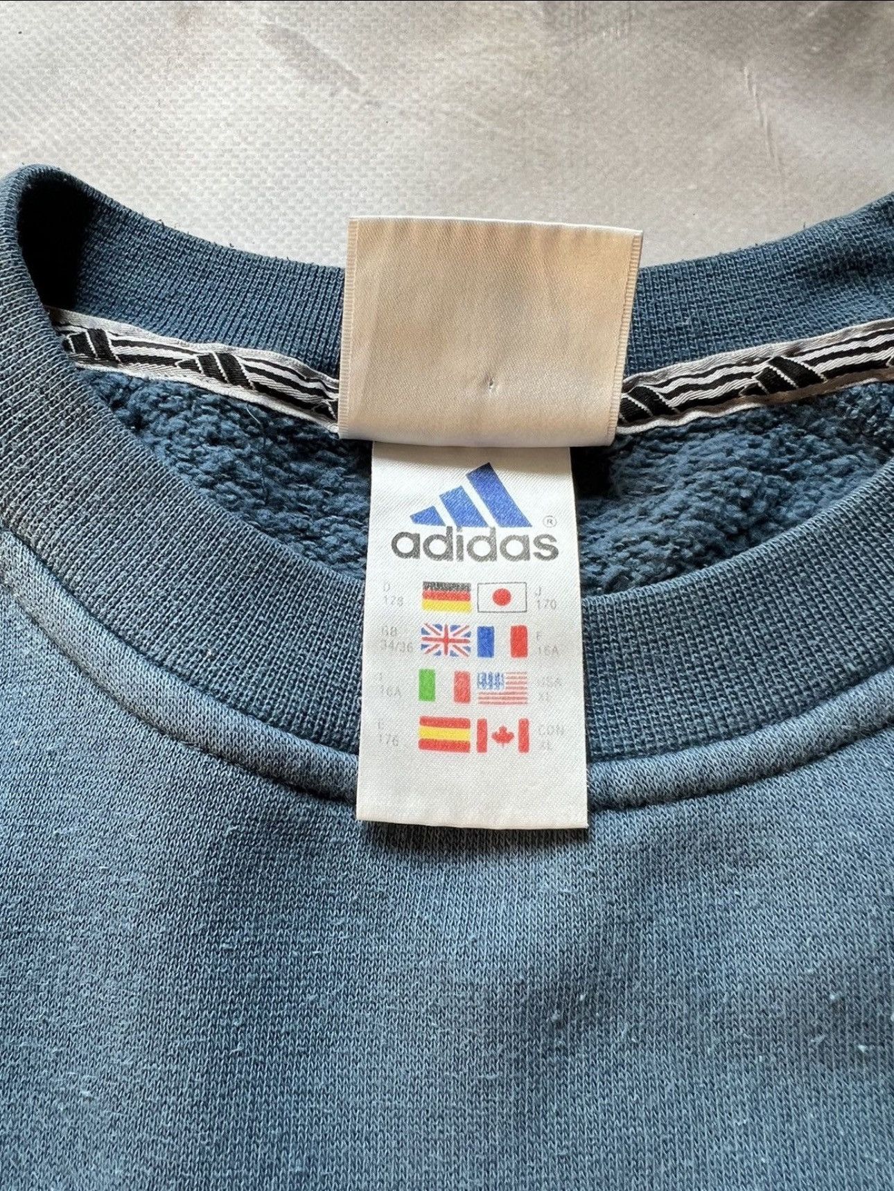 Vintage Vintage Adidas Baggy Y2k Sweatshirt Size US XL / EU 56 / 4 - 5 Thumbnail