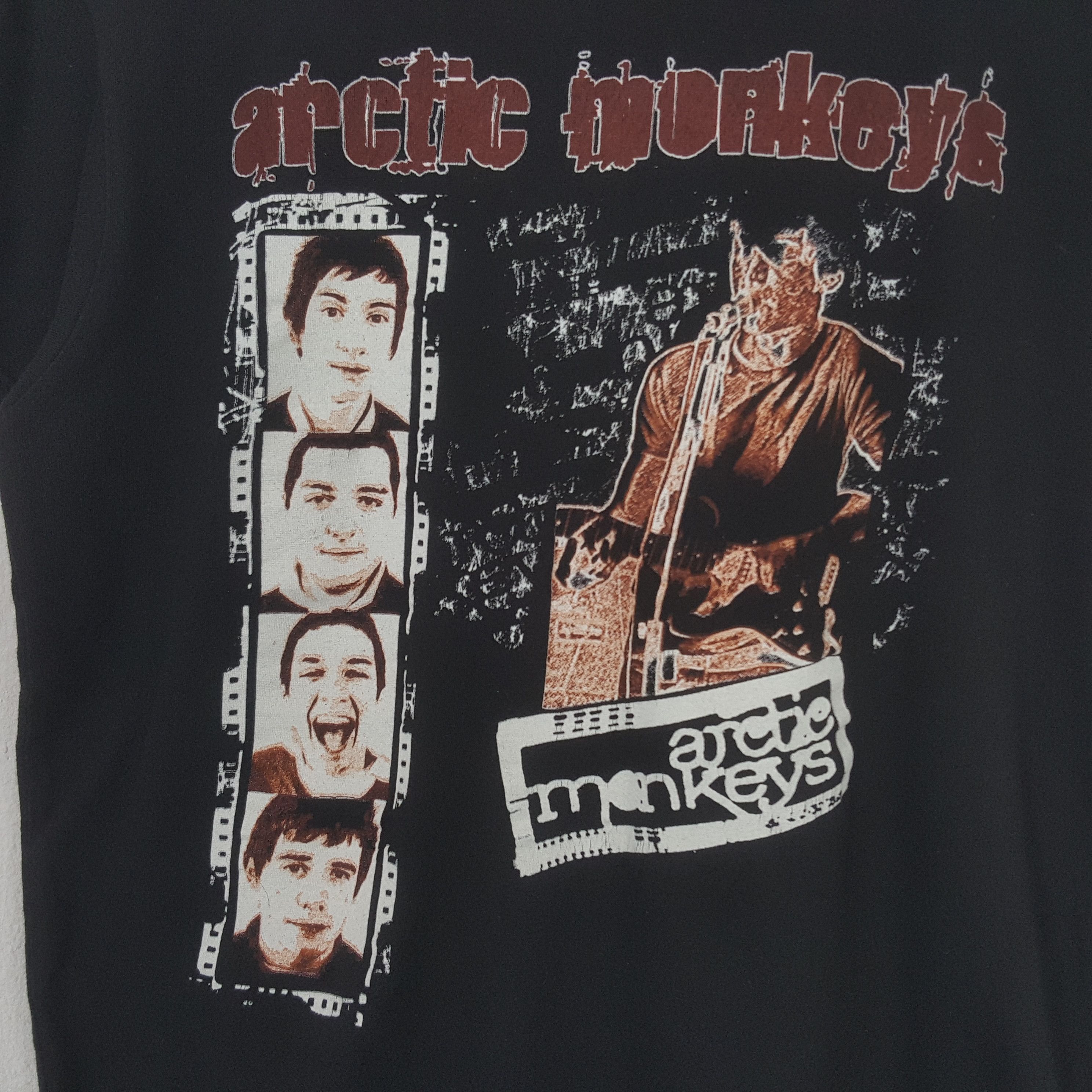 Band Tees Vintage Arctic Monkeys English Rock Bad Tshirt 32 Size US S / EU 44-46 / 1 - 2 Thumbnail