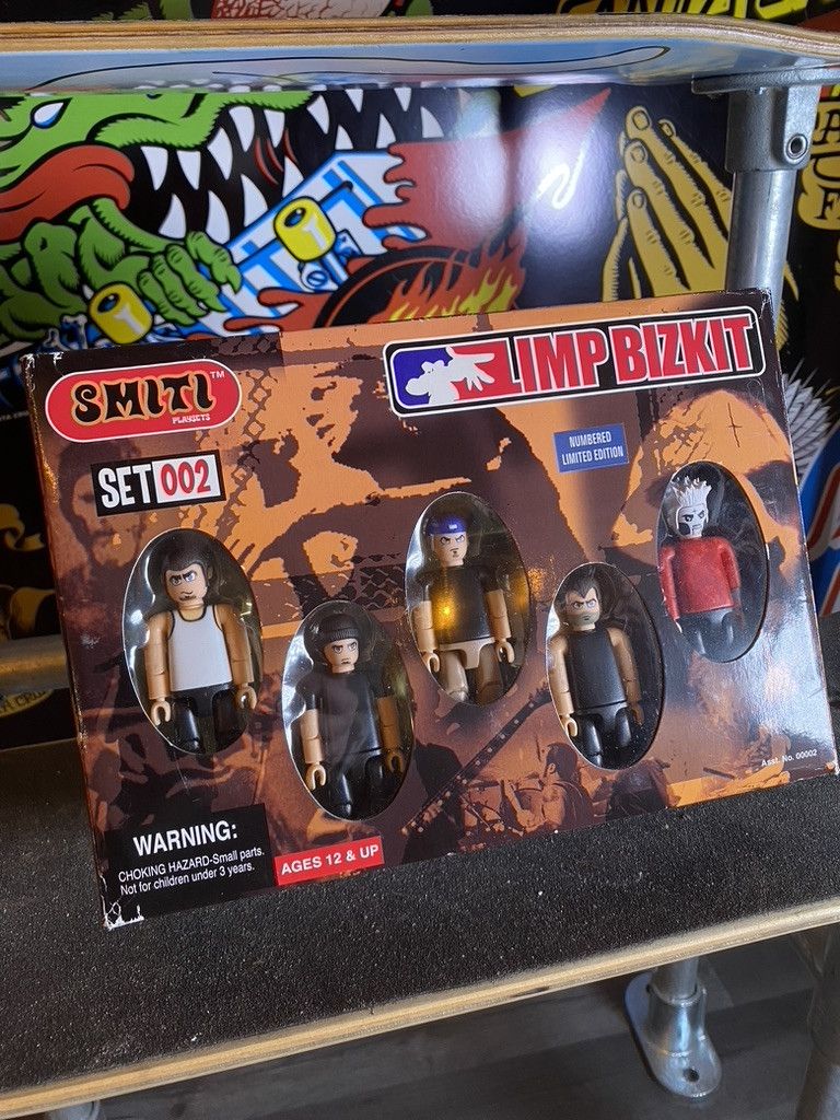 Band Tees 2001 Vintage Smiti Limp Bizkit Band Toy Playset 002 Size ONE SIZE - 6 Thumbnail