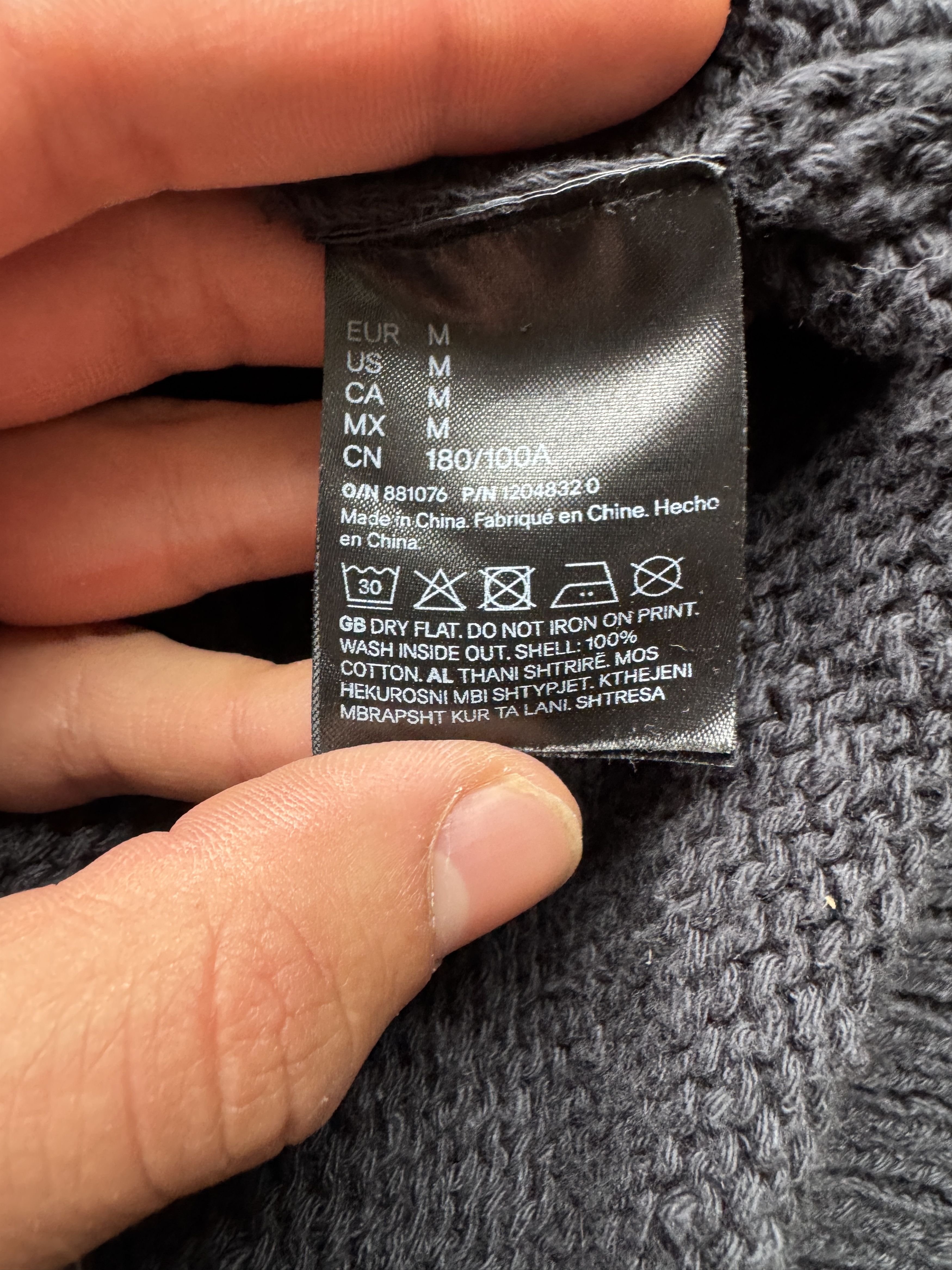 H&M × Jean-Michel Basquiat × Who Decides War V-Neck Graphic Knit Sweater Size US M / EU 48-50 / 2 - 11 Thumbnail