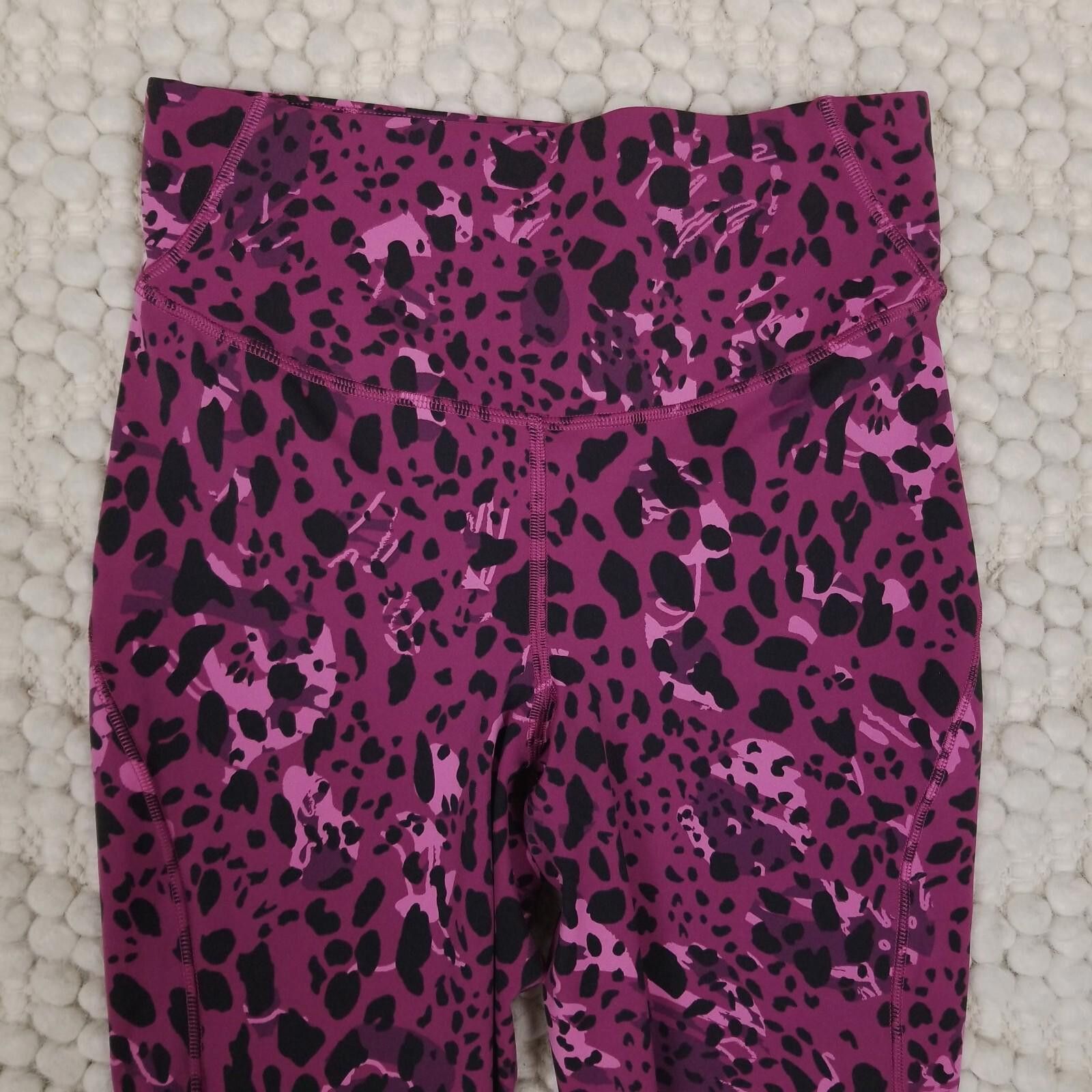 Lululemon Lululemon Base Pace High-Rise Crop 23" Cheetah Magenta Sz 6 Size 28" / US 6 / IT 42 - 2 Thumbnail
