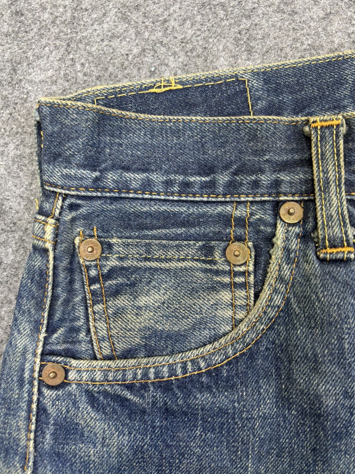 Levi's 💥Thrashed💥Vintage 90s Levis Big E 501XX Denim Selvedge F929 Size US 28 / EU 44 - 9 Thumbnail