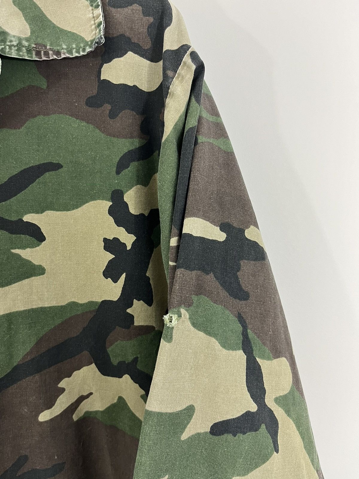 Vintage Thrashed Camo Print Military Army Overshirt Jacket Size US XL / EU 56 / 4 - 5 Thumbnail
