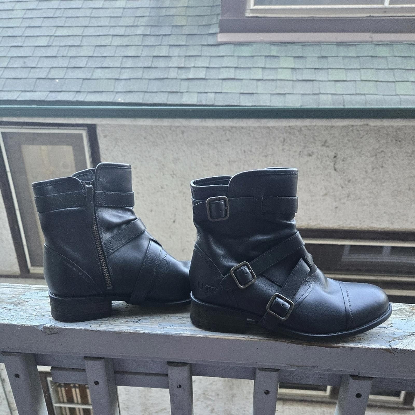 Ugg UGG Australia Leather Moto Zip Boots Sz WMS 10 Size US 10 / IT 40 - 1 Thumbnail