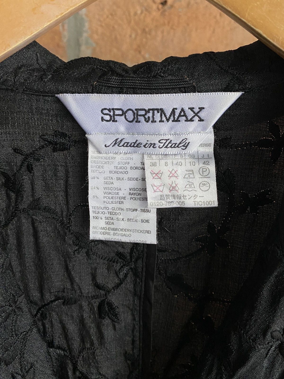 Sportmax SPORTMAX Black Floral Embroidered Silk Blazer. Size M / US 6-8 / IT 42-44 - 3 Thumbnail
