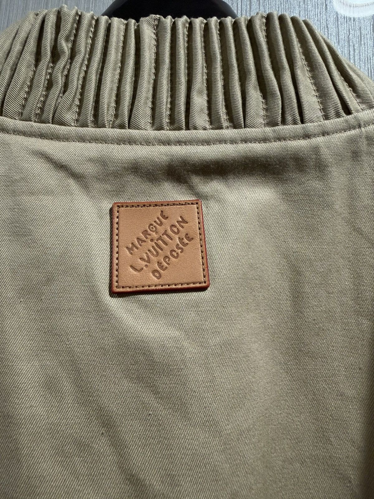 Louis Vuitton Louis Vuitton Beige Embroidered Logo Baseball Jacket Size US M / EU 48-50 / 2 - 7 Thumbnail