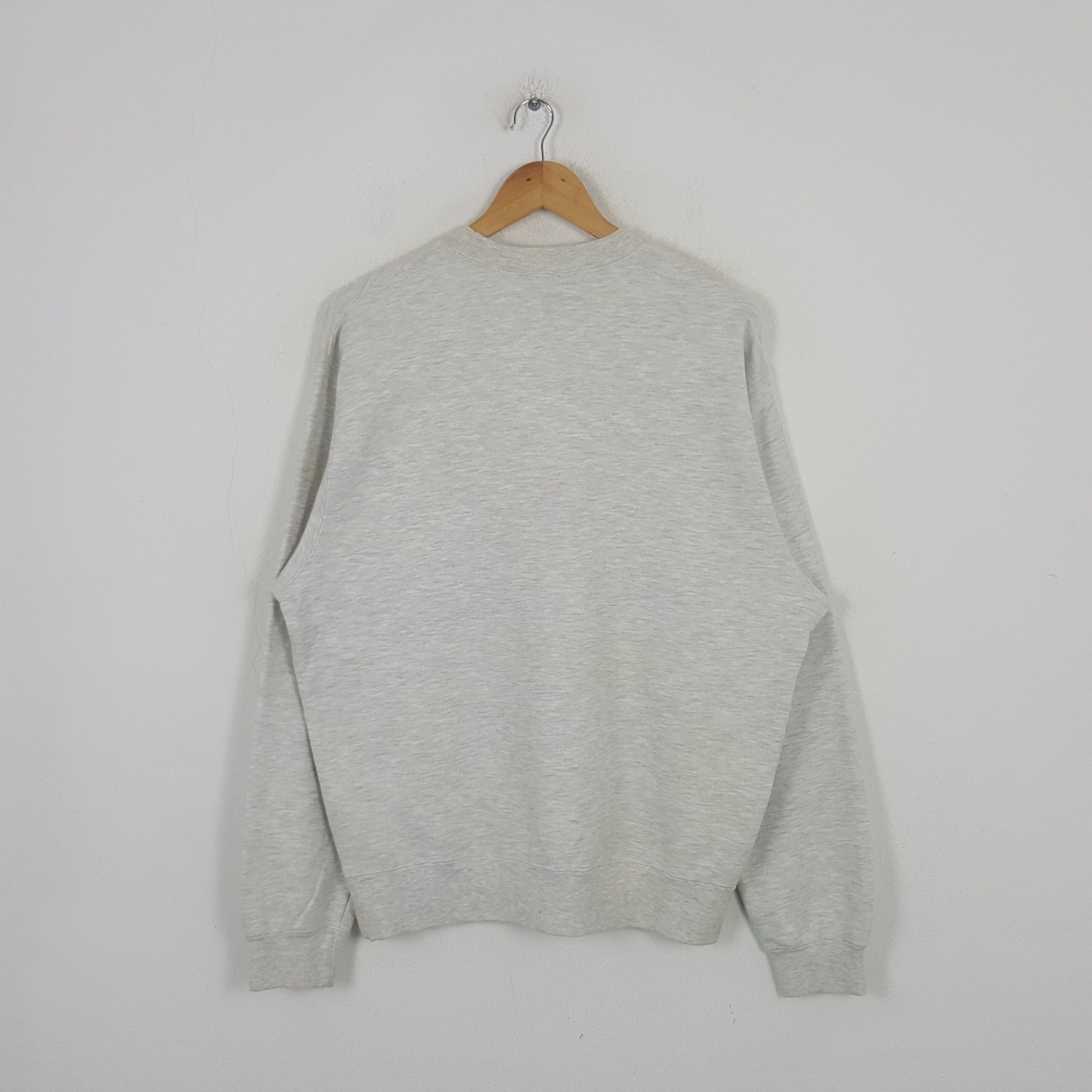 Nike Vintage Nike Small Swoosh Outdoor Sweatshirt RR6 Size US L / EU 52-54 / 3 - 3 Thumbnail