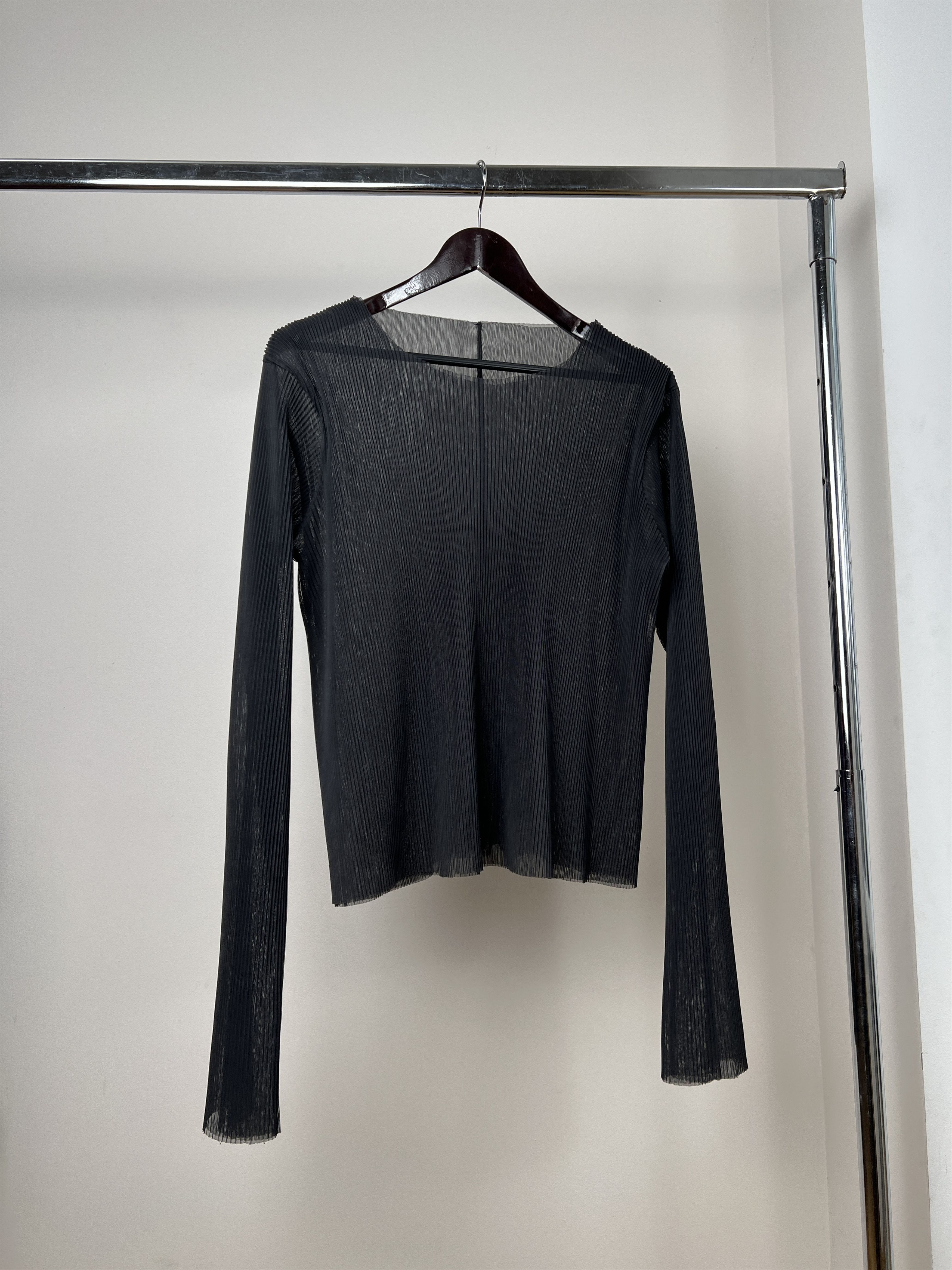 Other NKTRMNV PLISSE LONGSLEEVE Size US L / EU 52-54 / 3 - 1 Thumbnail
