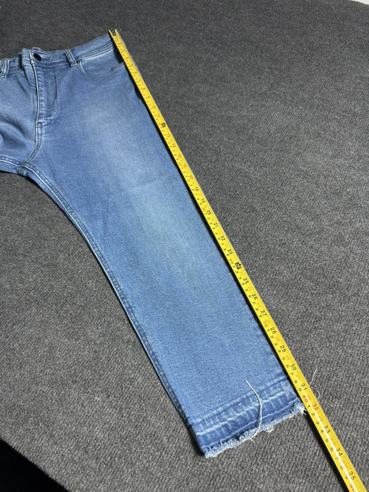 Diesel Luxury Diesel 00s Cropped Jeans Light Wash Distressed Denim Size 26" / US 2 / IT 38 - 20 Thumbnail