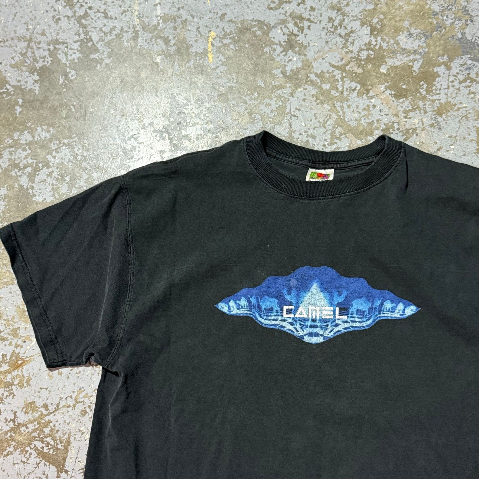 Vintage Vintage Camel 2000 Tour Band Tee XL Size US XL / EU 56 / 4 - 2 Thumbnail