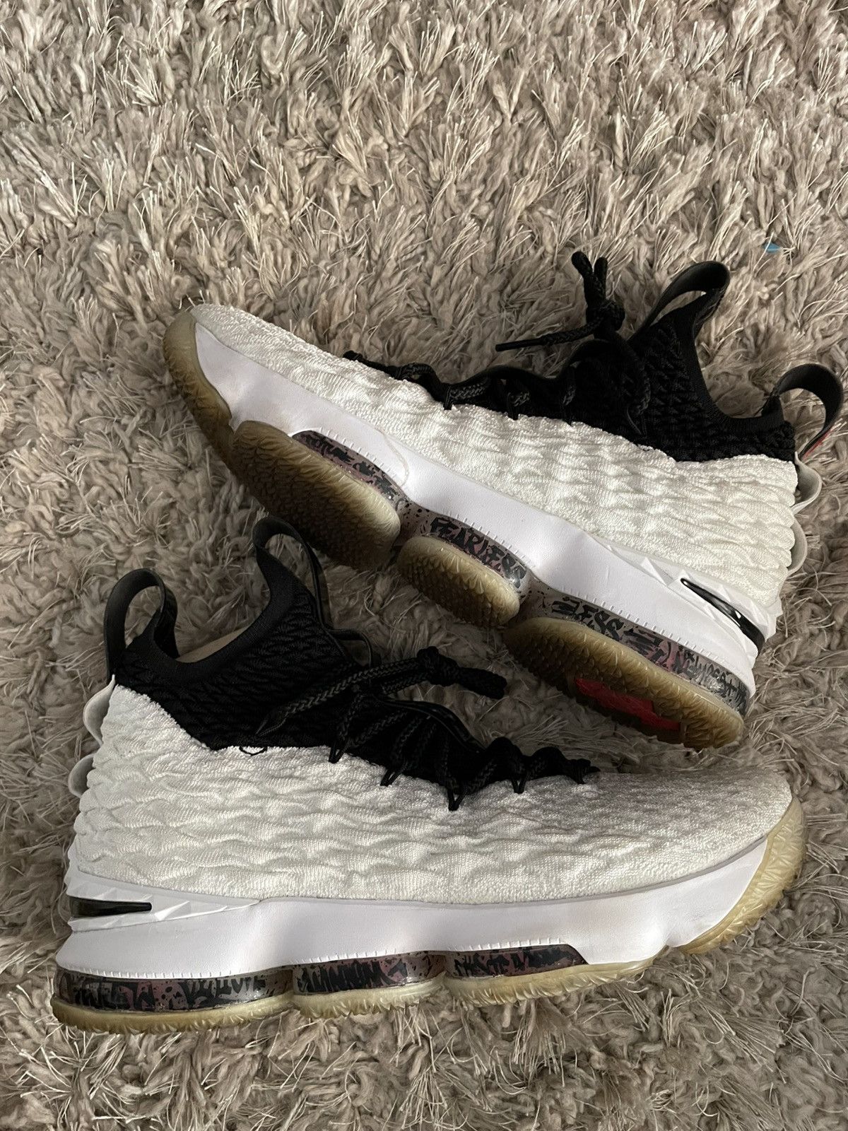 Nike Nike LeBron 15 graffiti Size US 9 / EU 42 - 2 Thumbnail