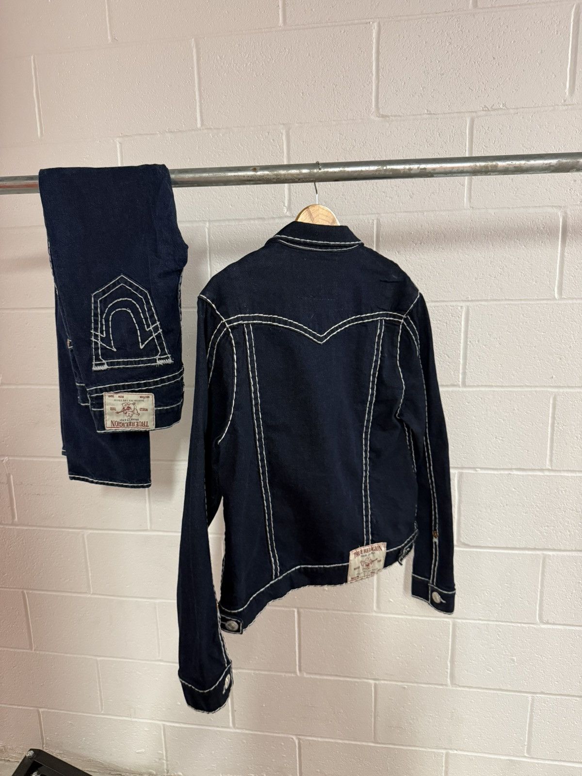 True Religion tru religion full dark navy denim set Size US L / EU 52-54 / 3 - 2 Thumbnail