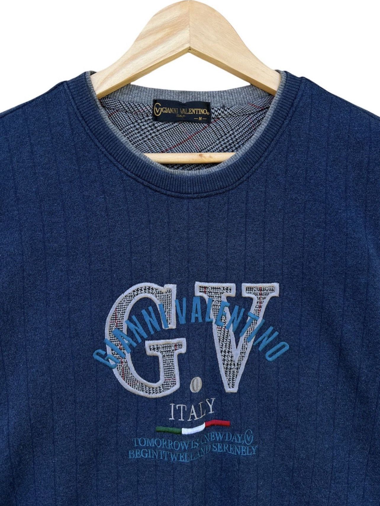 Valentino Vintage Gianni Valentino Embroidered Crewneck Sweatshirt M Size US M / EU 48-50 / 2 - 2 Thumbnail