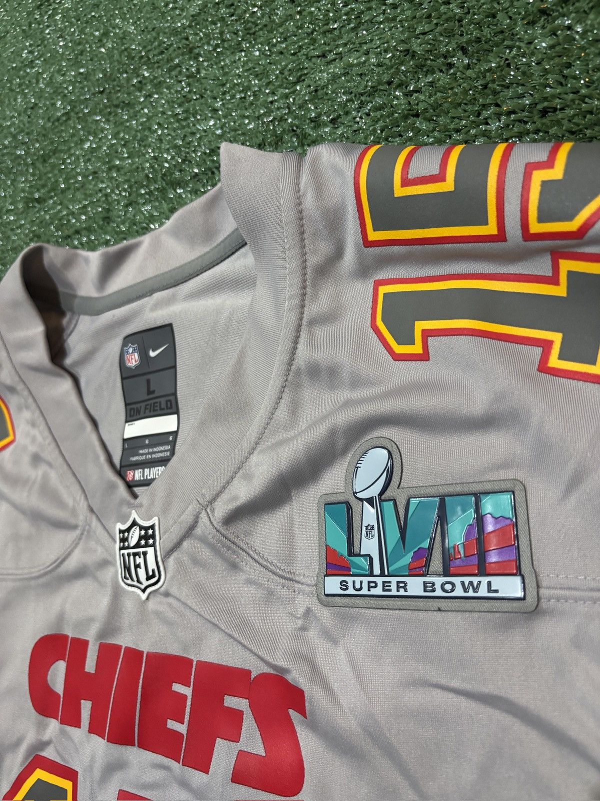 Nike Nike Patrick Mahomes Kansas City Chiefs SB LVII Jersey Size US L / EU 52-54 / 3 - 4 Thumbnail