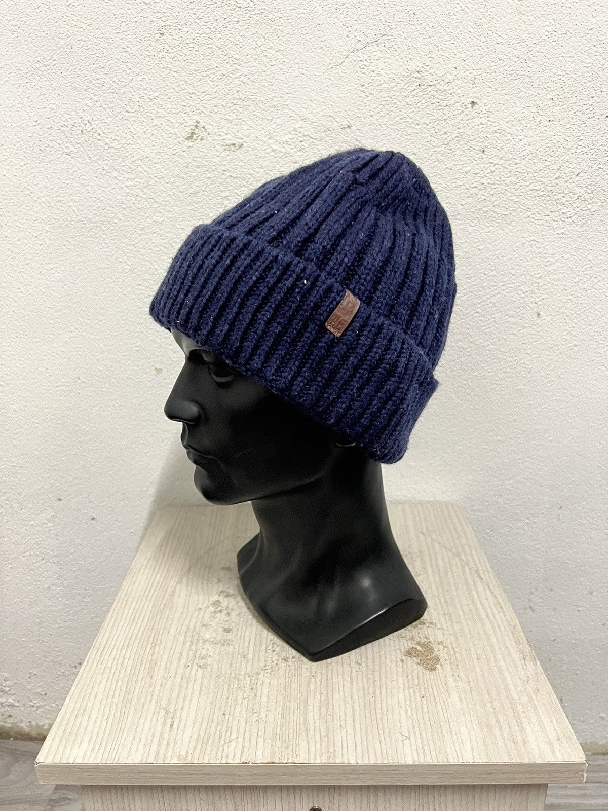 American Eagle Outfitters American Eagle Plain Beanie Hat Size ONE SIZE - 3 Thumbnail