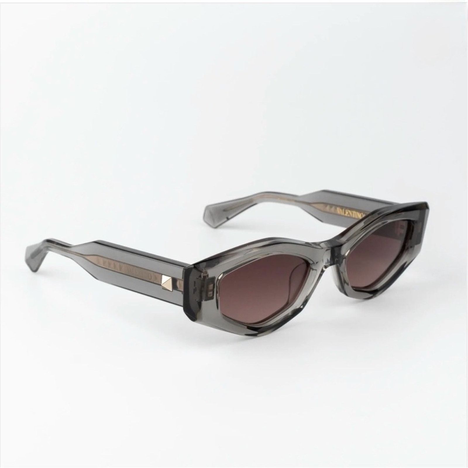 Valentino New! Valentino V TRE VLS 101C, Stylish Gray Sunglasses Size ONE SIZE - 7 Thumbnail